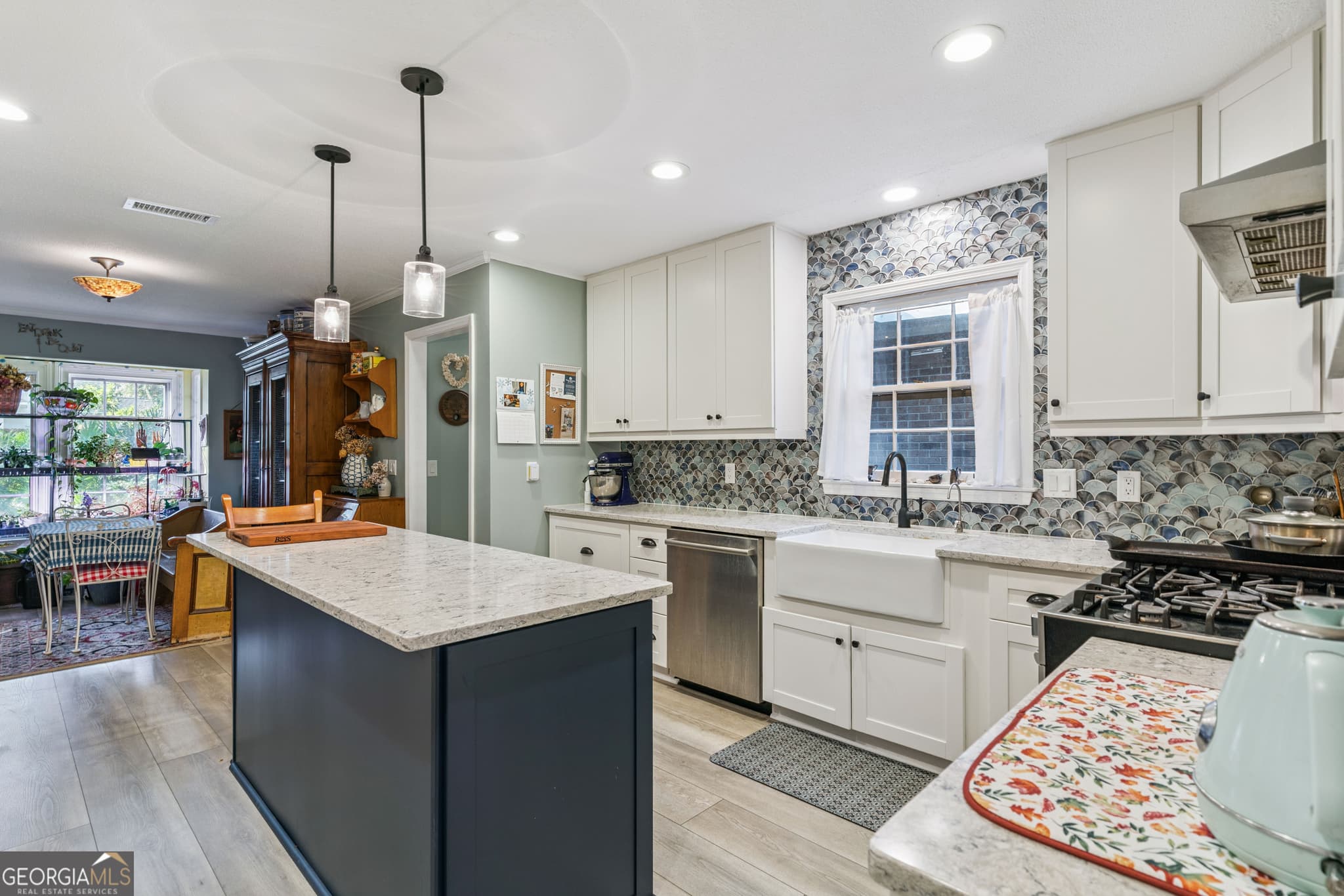 3 bedroom, 2.5 bathroom, 2,188 sq ft single family residence under contract at 219 Five Pounds Road, St. Simons, GA 31522 — photo 6