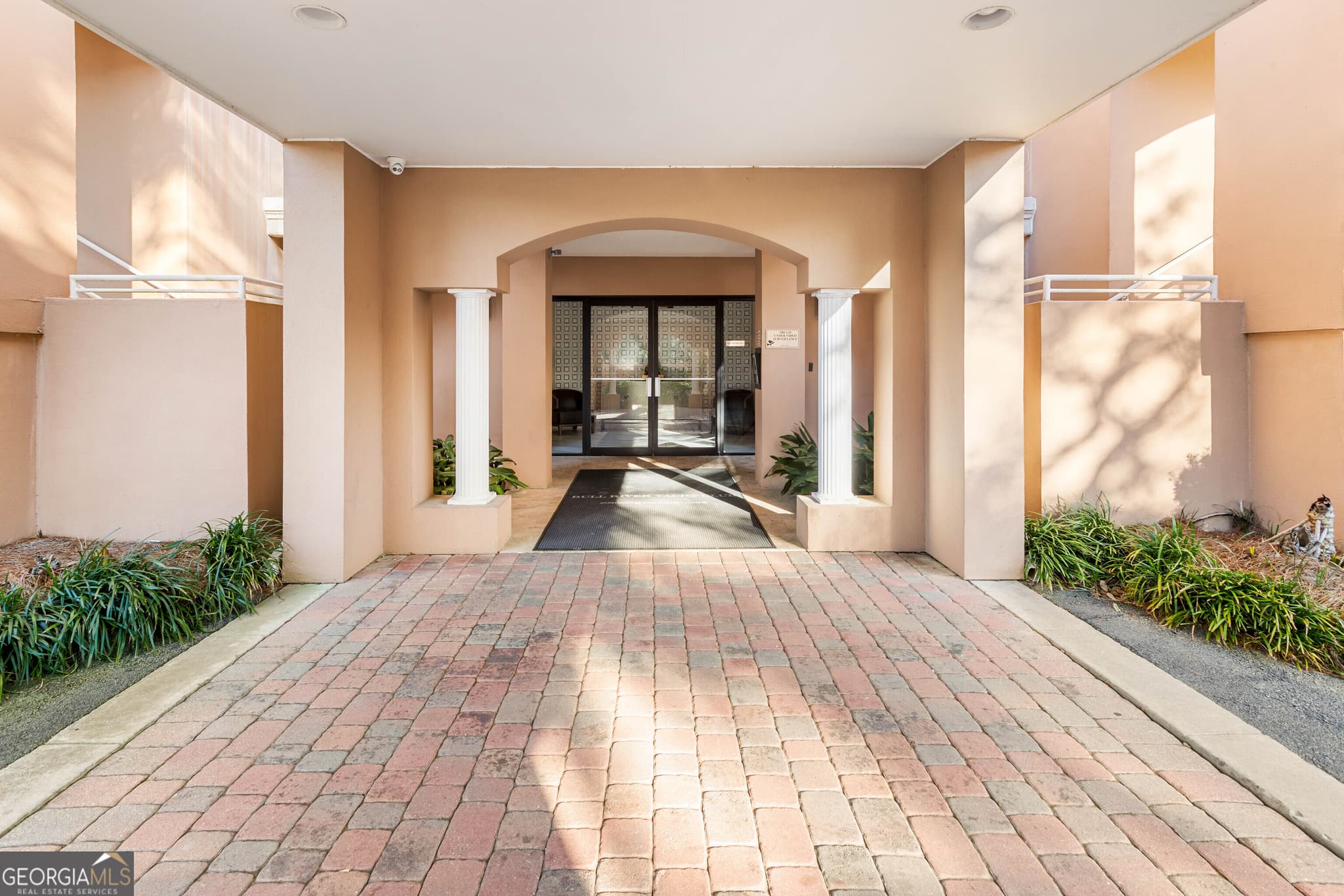 3 bedroom, 3 bathroom, 2,036 sq ft condominium for sale at 8001 Us Highway 80 103, Savannah, GA 31410 — photo 2