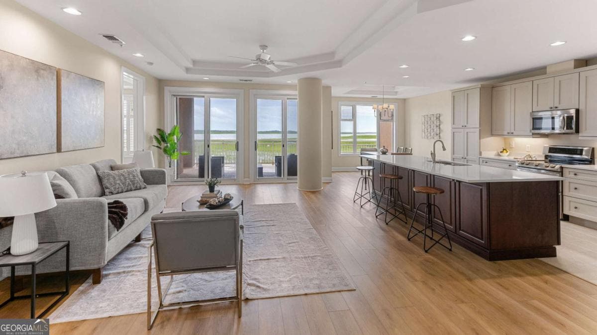 3 bedroom, 3 bathroom, 2,036 sq ft condominium for sale at 8001 Us Highway 80 103, Savannah, GA 31410 — photo 7