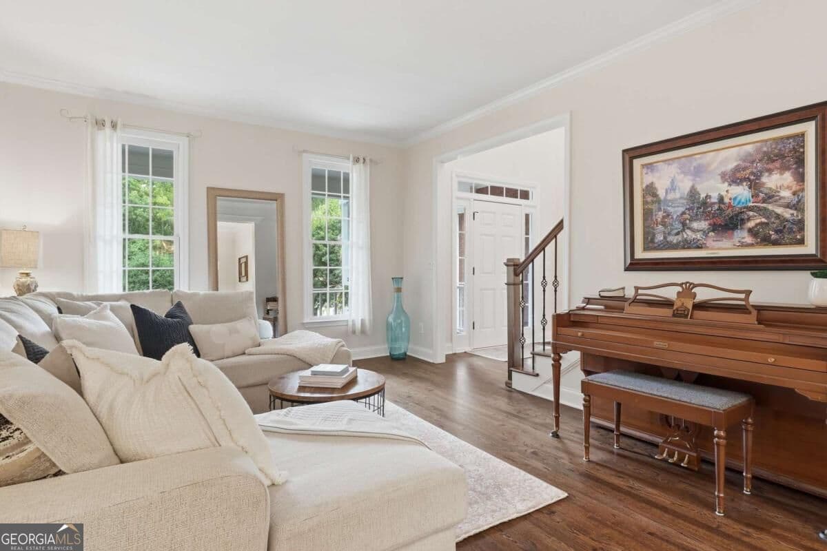 3 bedroom, 3.5 bathroom, 2,926 sq ft single family residence for sale at 2925 Southfield Trail, Cumming, GA 30040 — photo 7