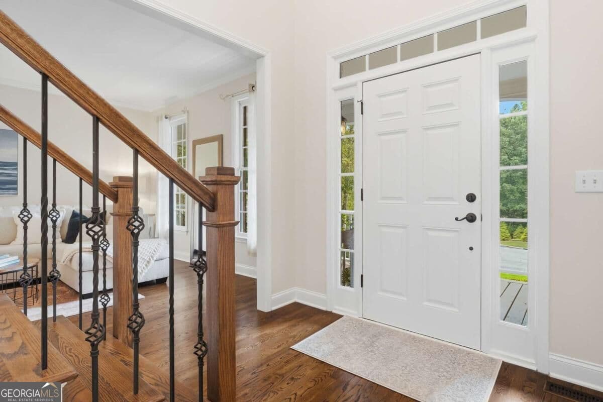 3 bedroom, 3.5 bathroom, 2,926 sq ft single family residence for sale at 2925 Southfield Trail, Cumming, GA 30040 — photo 4