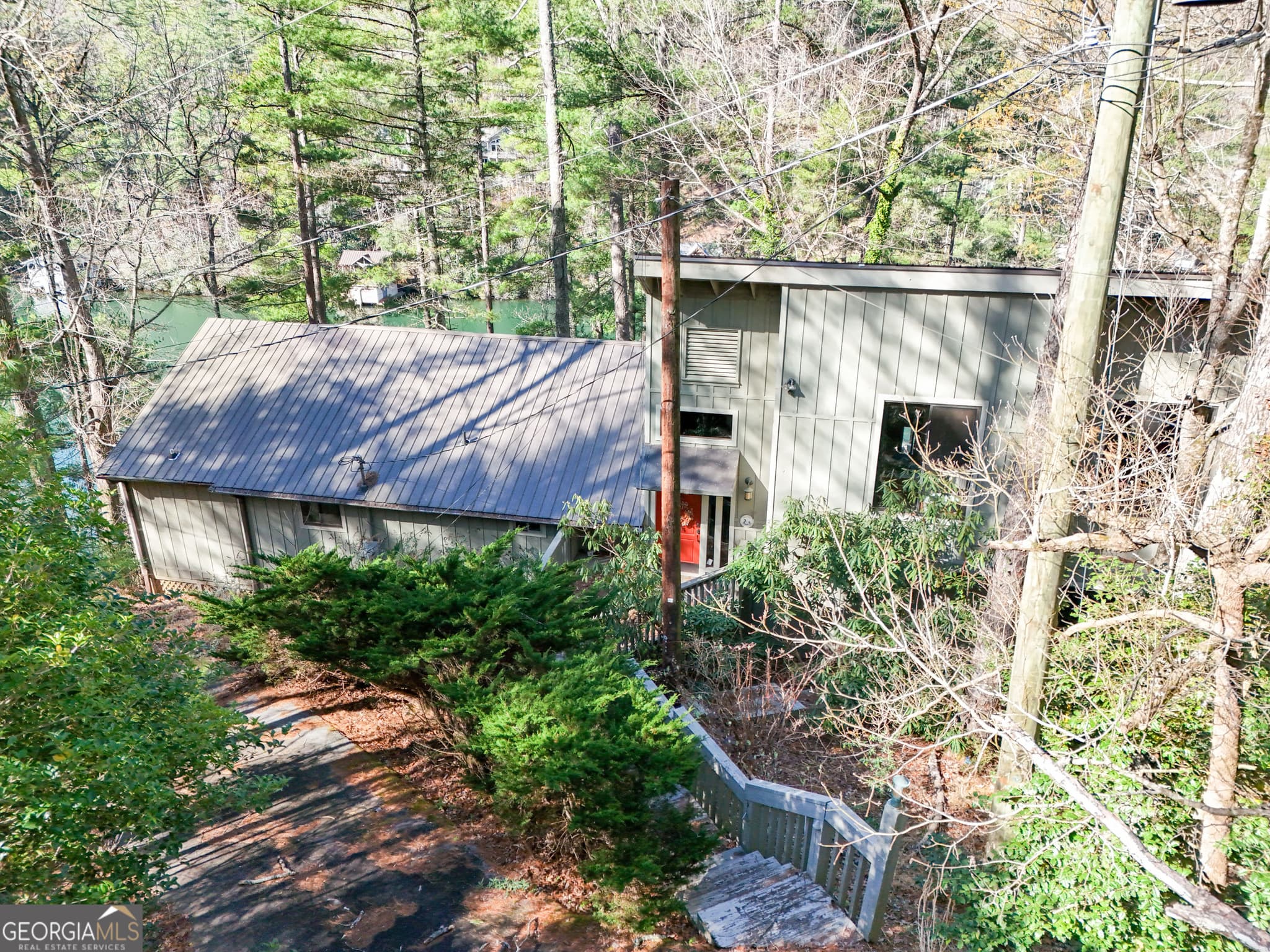 4 bedroom, 3 bathroom, 2,656 sq ft cabin,single family residence for sale at 91 Dragway Lane, Lakemont, GA 30552 — photo 3