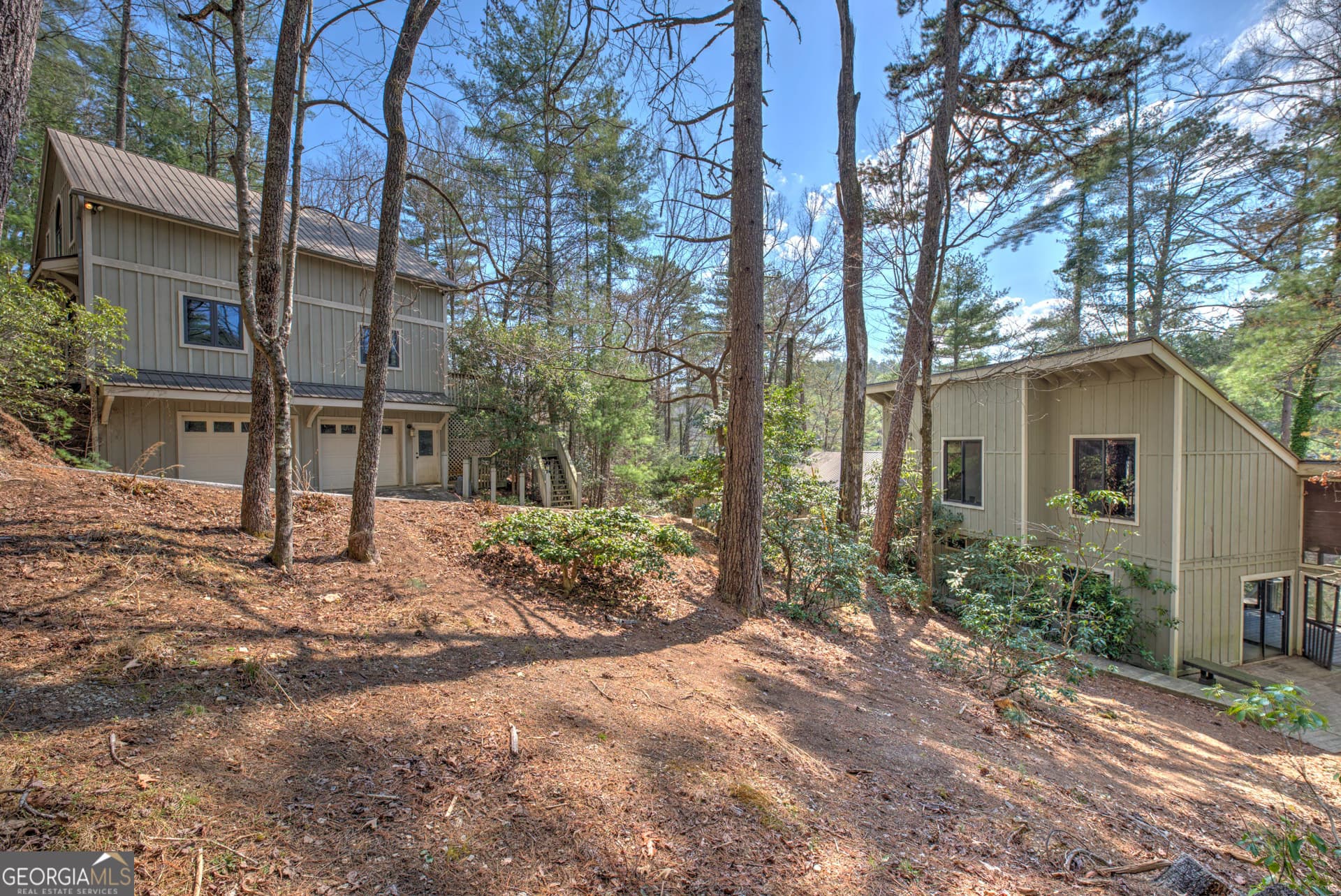 4 bedroom, 3 bathroom, 2,656 sq ft cabin,single family residence for sale at 91 Dragway Lane, Lakemont, GA 30552 — photo 5