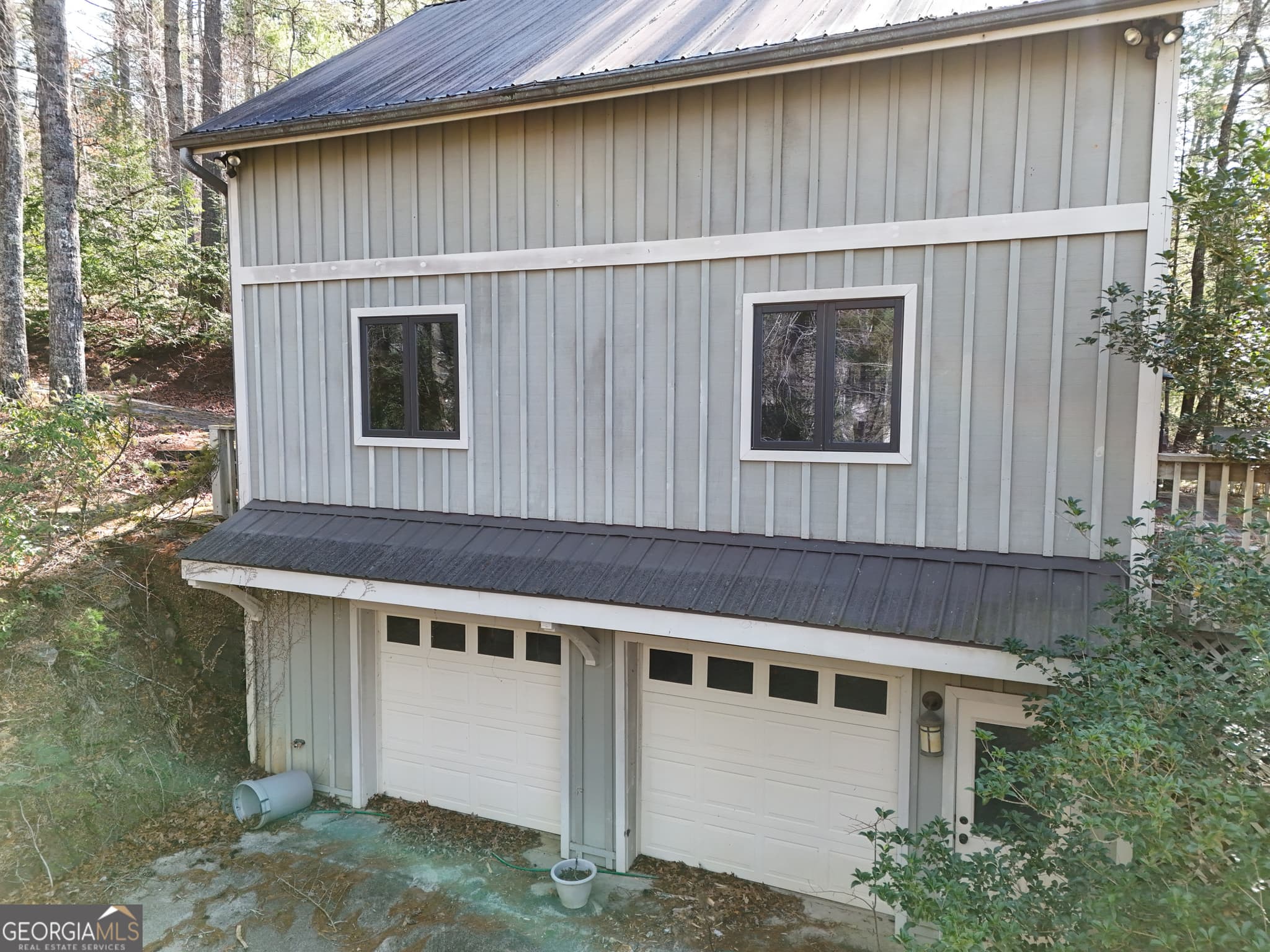 4 bedroom, 3 bathroom, 2,656 sq ft cabin,single family residence for sale at 91 Dragway Lane, Lakemont, GA 30552 — photo 4