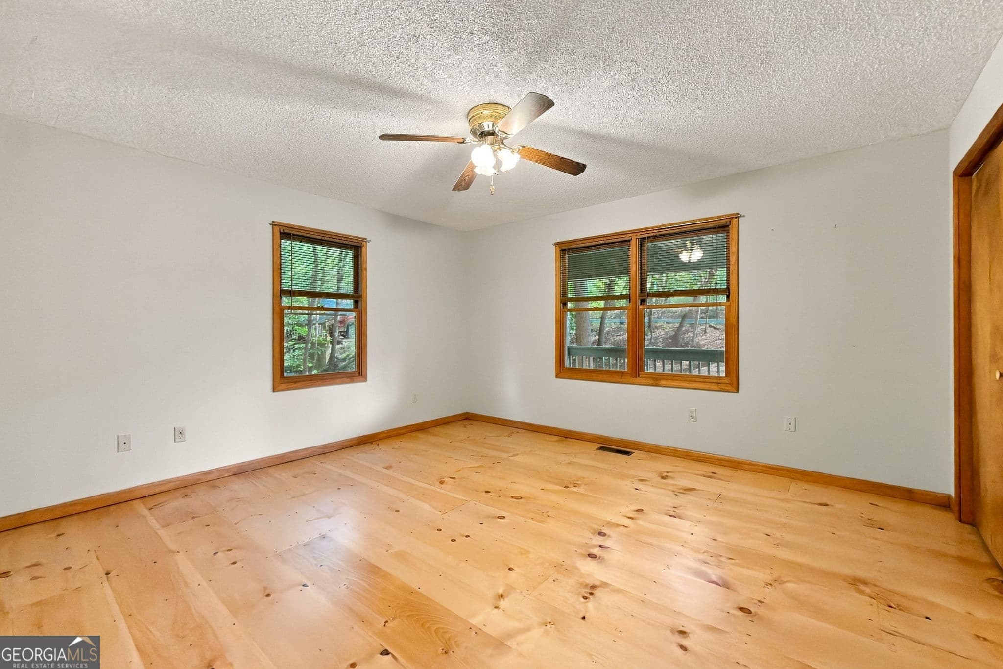 3 bedroom, 3 bathroom, 1,716 sq ft cabin,single family residence for sale at 685 Riverview Drive 487, Ellijay, GA 30540 — photo 10