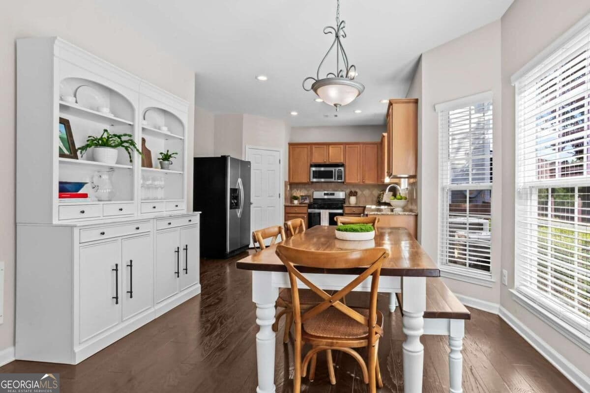 4 bedroom, 2.5 bathroom, 2,086 sq ft single family residence for sale at 431 Highlands Loop, Woodstock, GA 30188 — photo 7