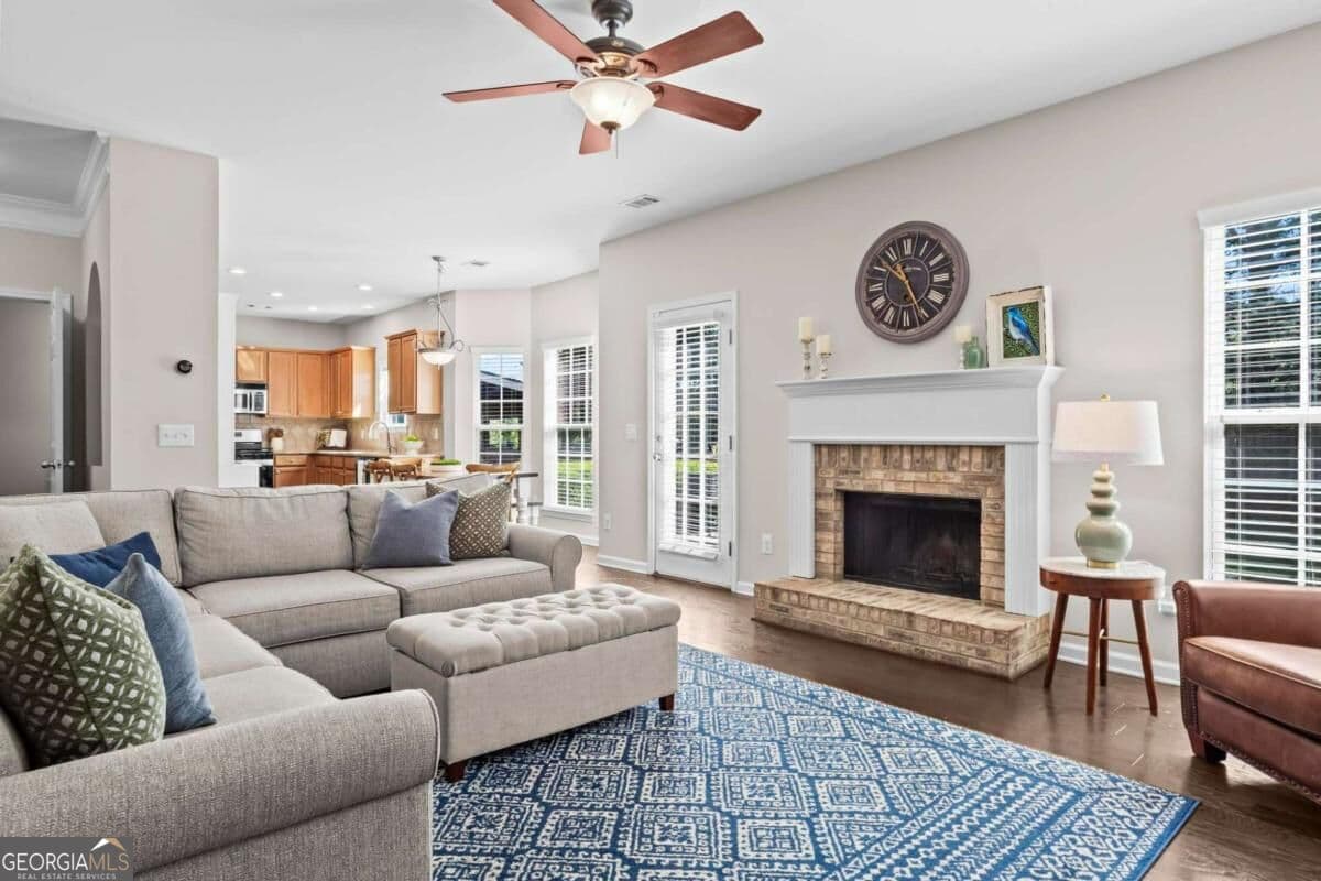 4 bedroom, 2.5 bathroom, 2,086 sq ft single family residence for sale at 431 Highlands Loop, Woodstock, GA 30188 — photo 5