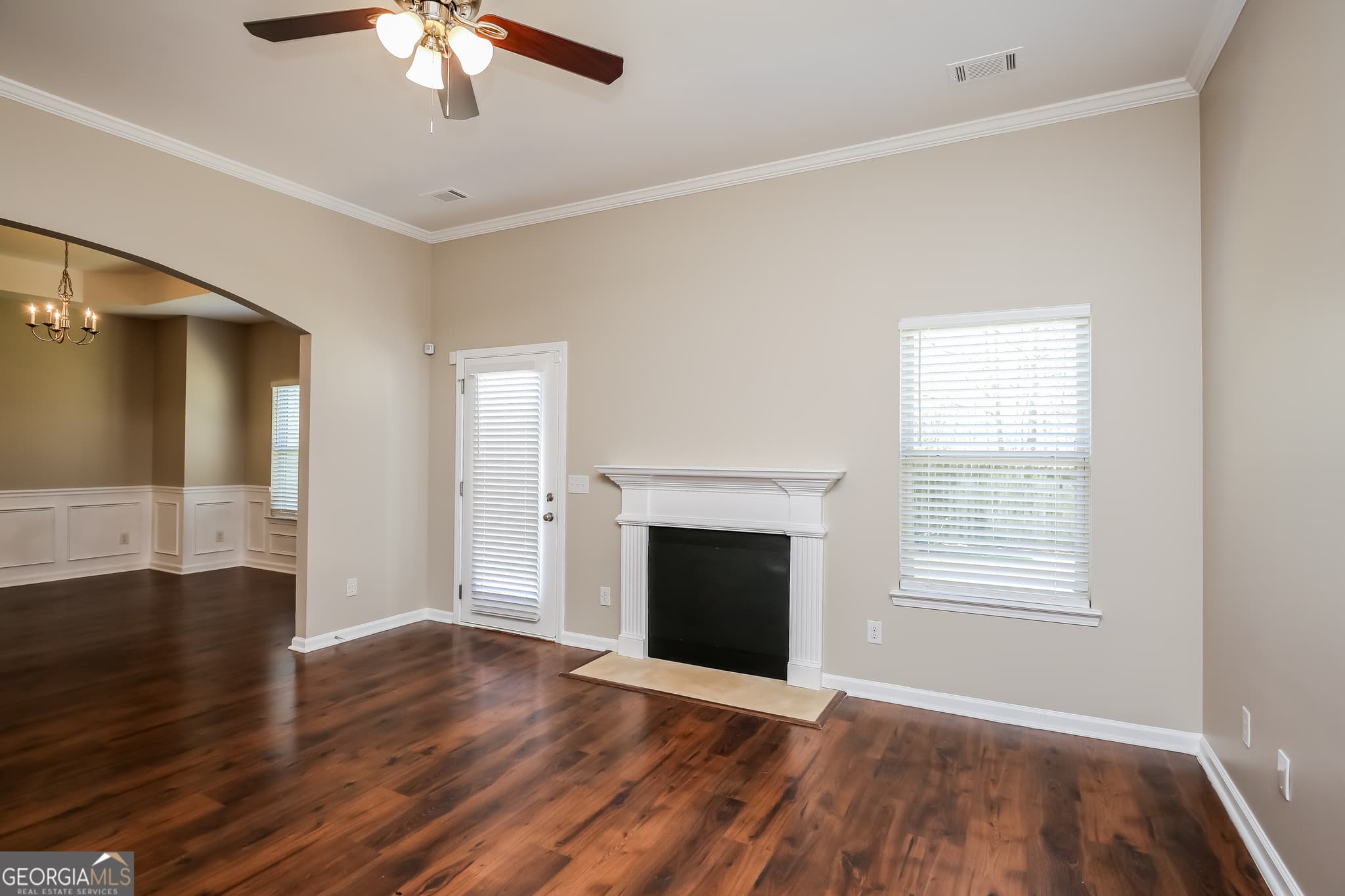 3 bedroom, 3.5 bathroom, 2,000 sq ft single family residence for sale at 7120 Silk Tree Pointe, Braselton, GA 30517 — photo 6