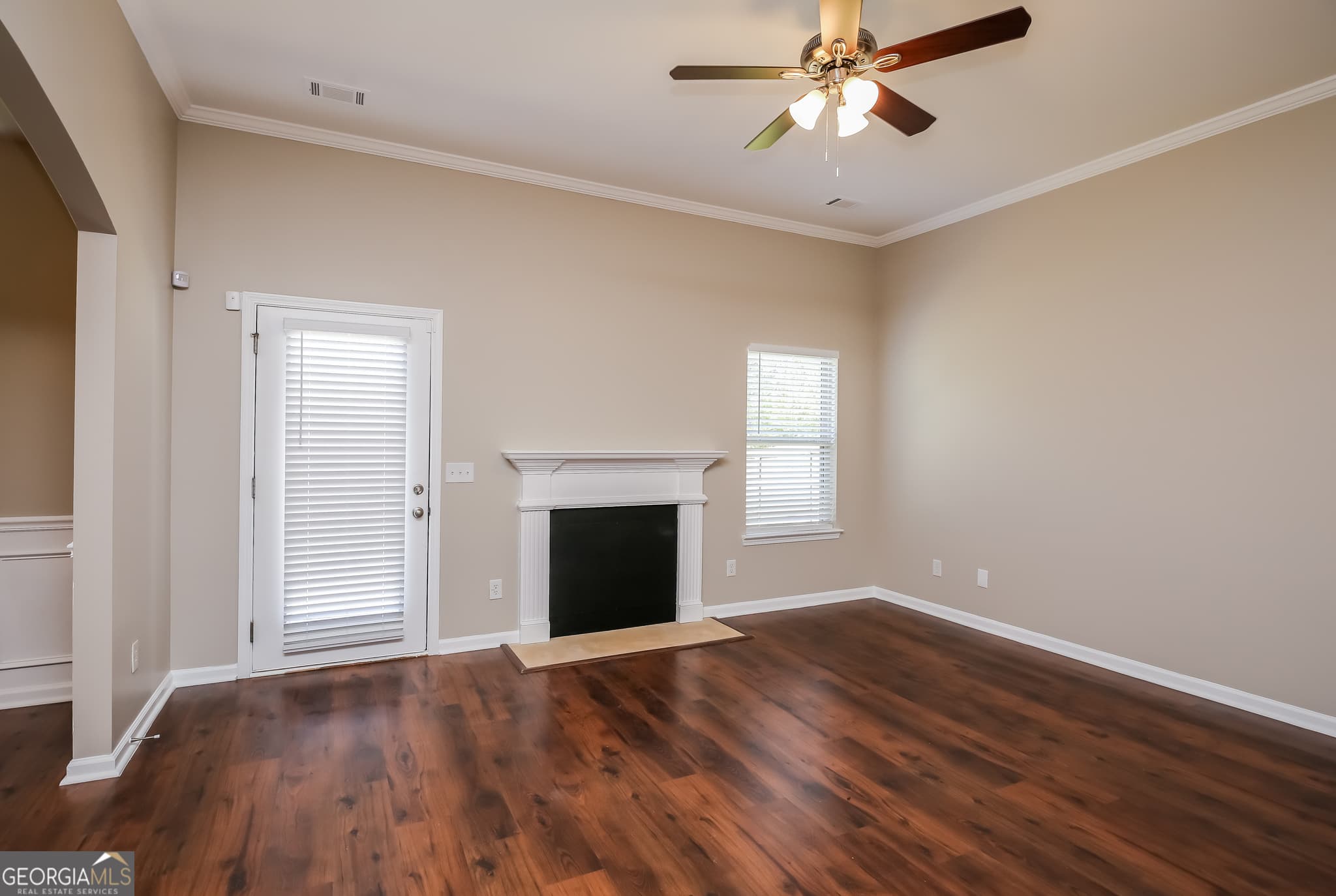 3 bedroom, 3.5 bathroom, 2,000 sq ft single family residence for sale at 7120 Silk Tree Pointe, Braselton, GA 30517 — photo 7