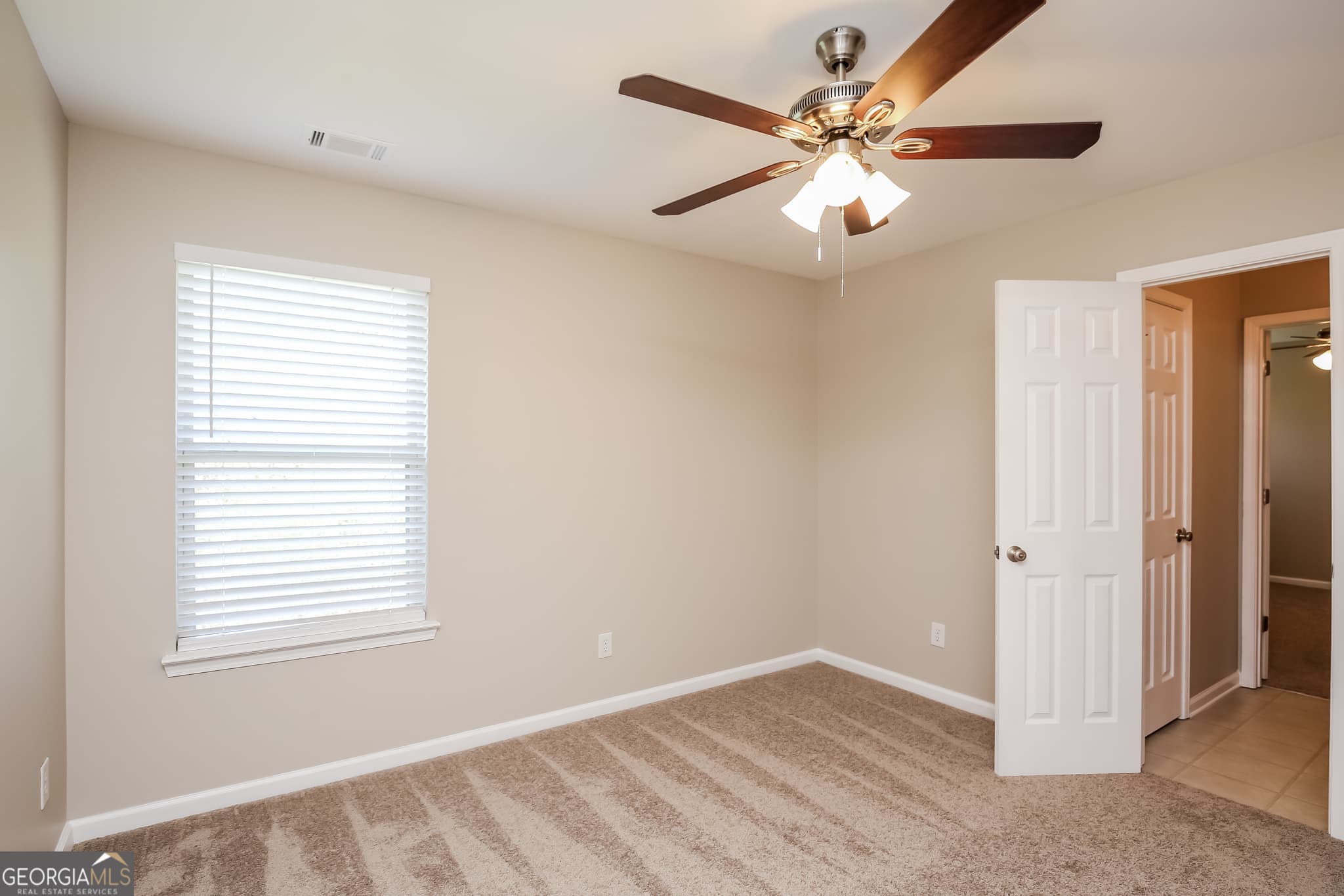 3 bedroom, 3.5 bathroom, 2,000 sq ft single family residence for sale at 7120 Silk Tree Pointe, Braselton, GA 30517 — photo 10