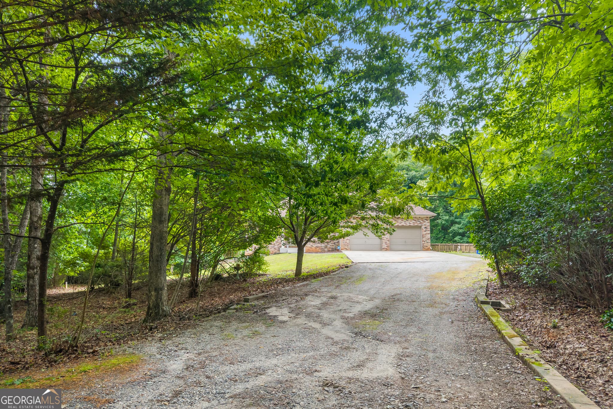 3 bedroom, 3 bathroom, 2,477 sq ft single family residence for sale at 160 Quail Ridge Drive, Cleveland, GA 30528 — photo 2
