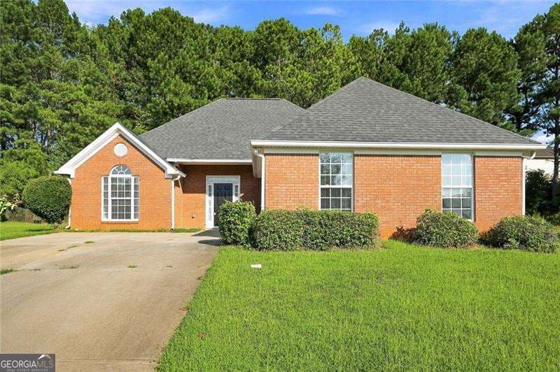 3 bedroom, 2 bathroom, 1,471 sq ft single family residence for sale at 1335 Saint Isabella Court, Locust Grove, GA 30248