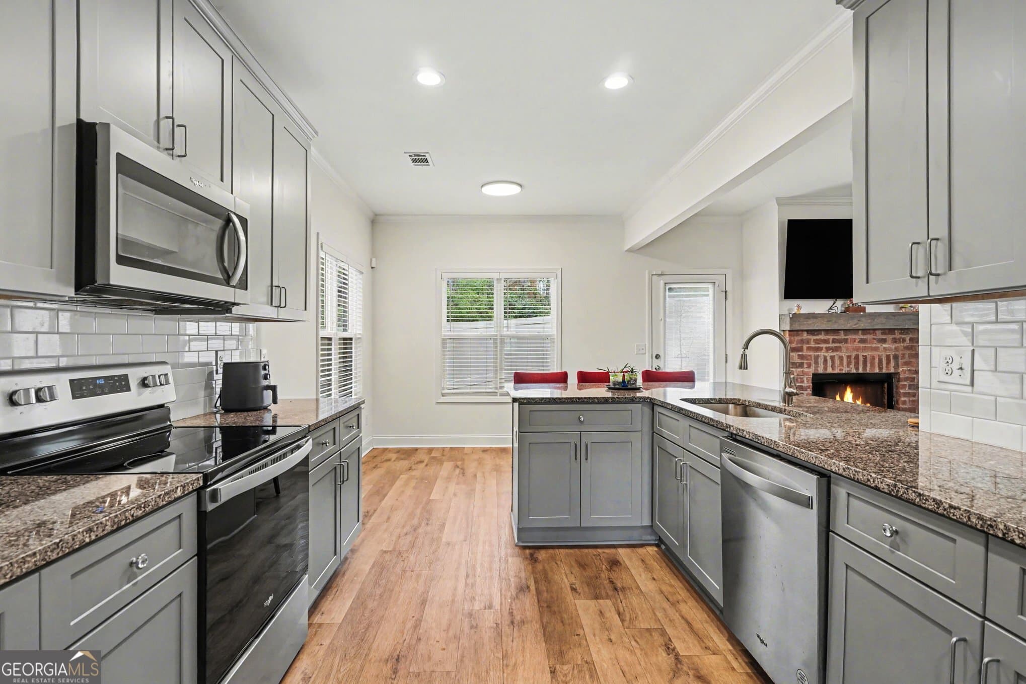 5 bedroom, 3.5 bathroom, 2,277 sq ft single family residence for sale at 204 Towns Walk Drive, Athens, GA 30606 — photo 9