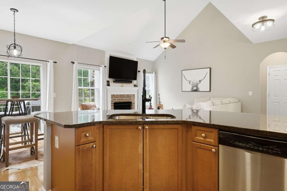 3 bedroom, 2.5 bathroom, 1,754 sq ft single family residence for sale at 17 Lilyfield Lane, Acworth, GA 30101 — photo 5