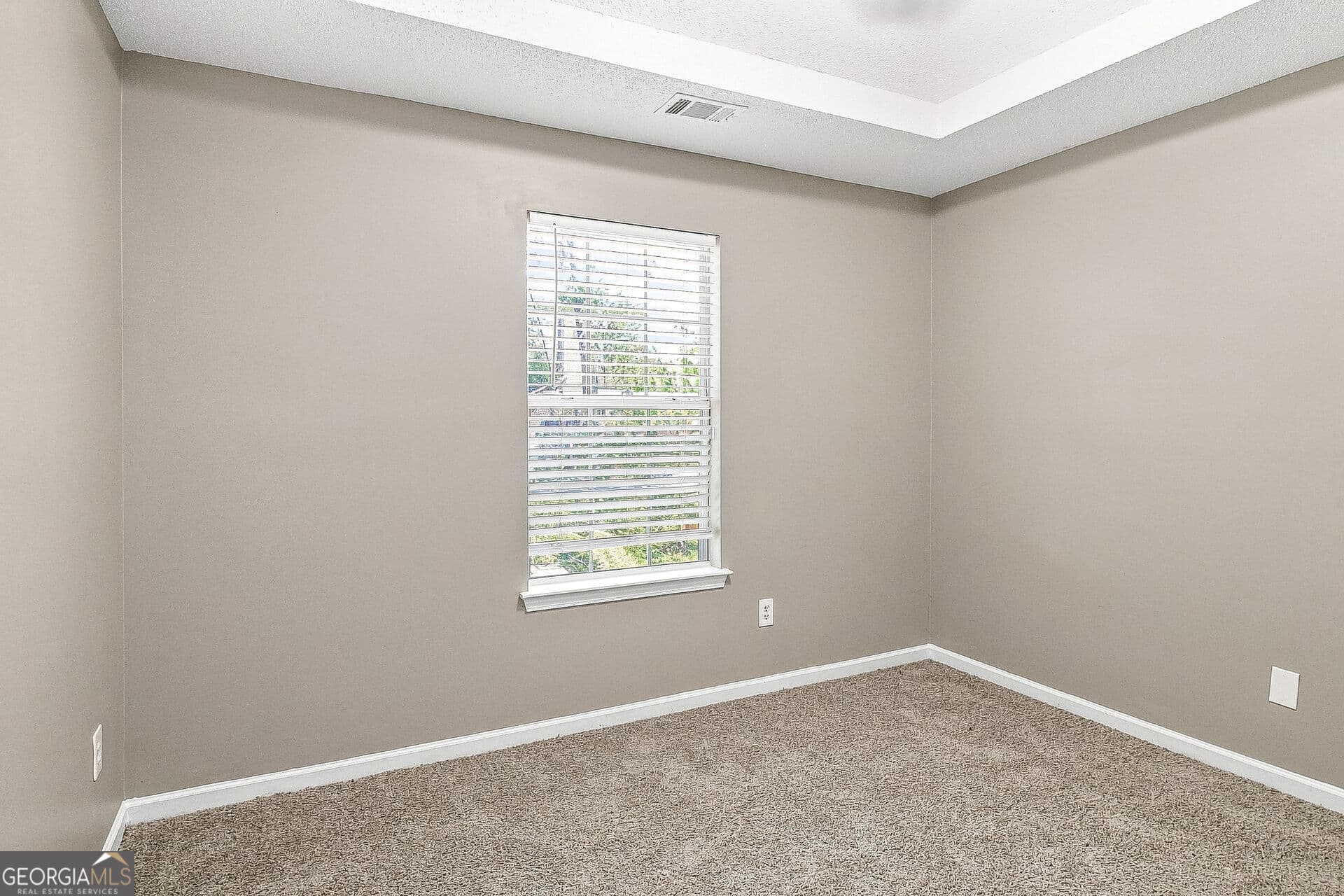4 bedroom, 3 bathroom, 1,539 sq ft single family residence for sale at 6258 Lakeview Court, Rex, GA 30273 — photo 8