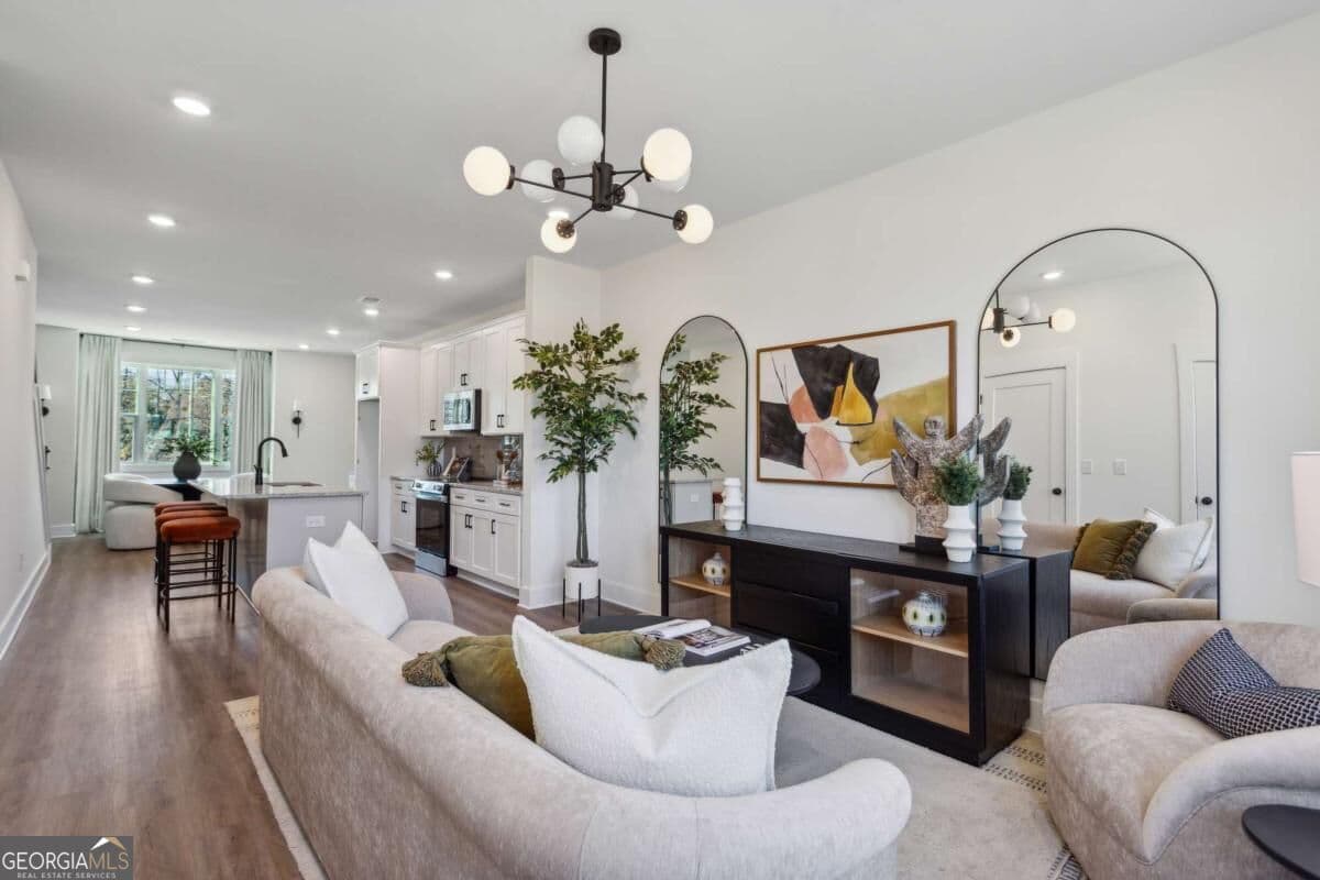 3 bedroom, 3.5 bathroom townhouse for sale at 502 Mission Way, Atlanta, GA 30315 — photo 2