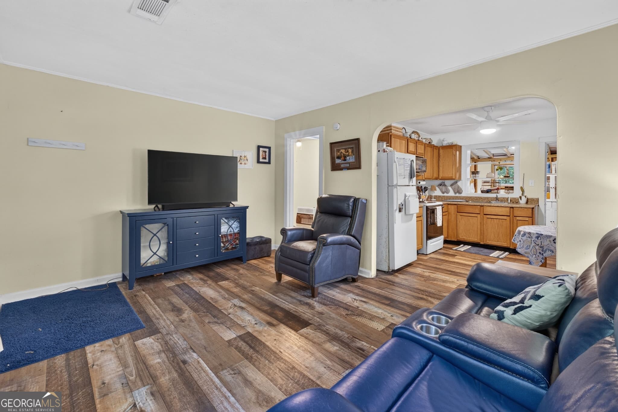 2 bedroom, 1 bathroom, 816 sq ft single family residence for sale at 504 N Pond Street, Toccoa, GA 30577 — photo 7