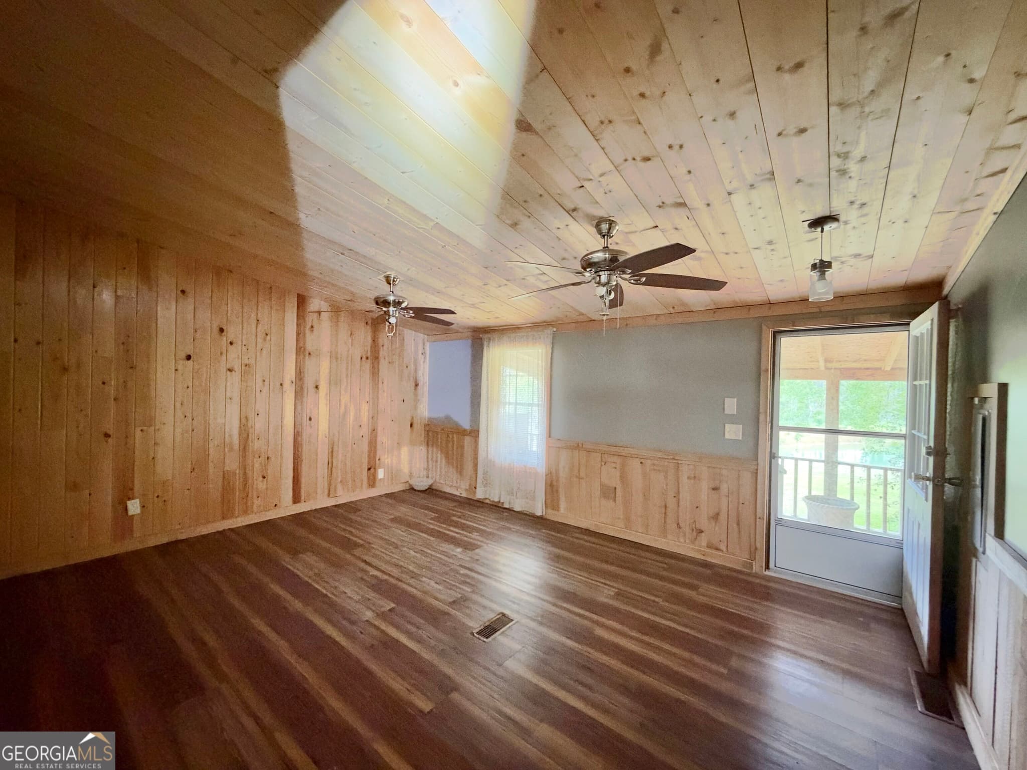 2 bedroom, 2 bathroom, 1,920 sq ft manufactured home,single family residence for sale at 698 Pat Dixon Road, Hazlehurst, GA 31539 — photo 10