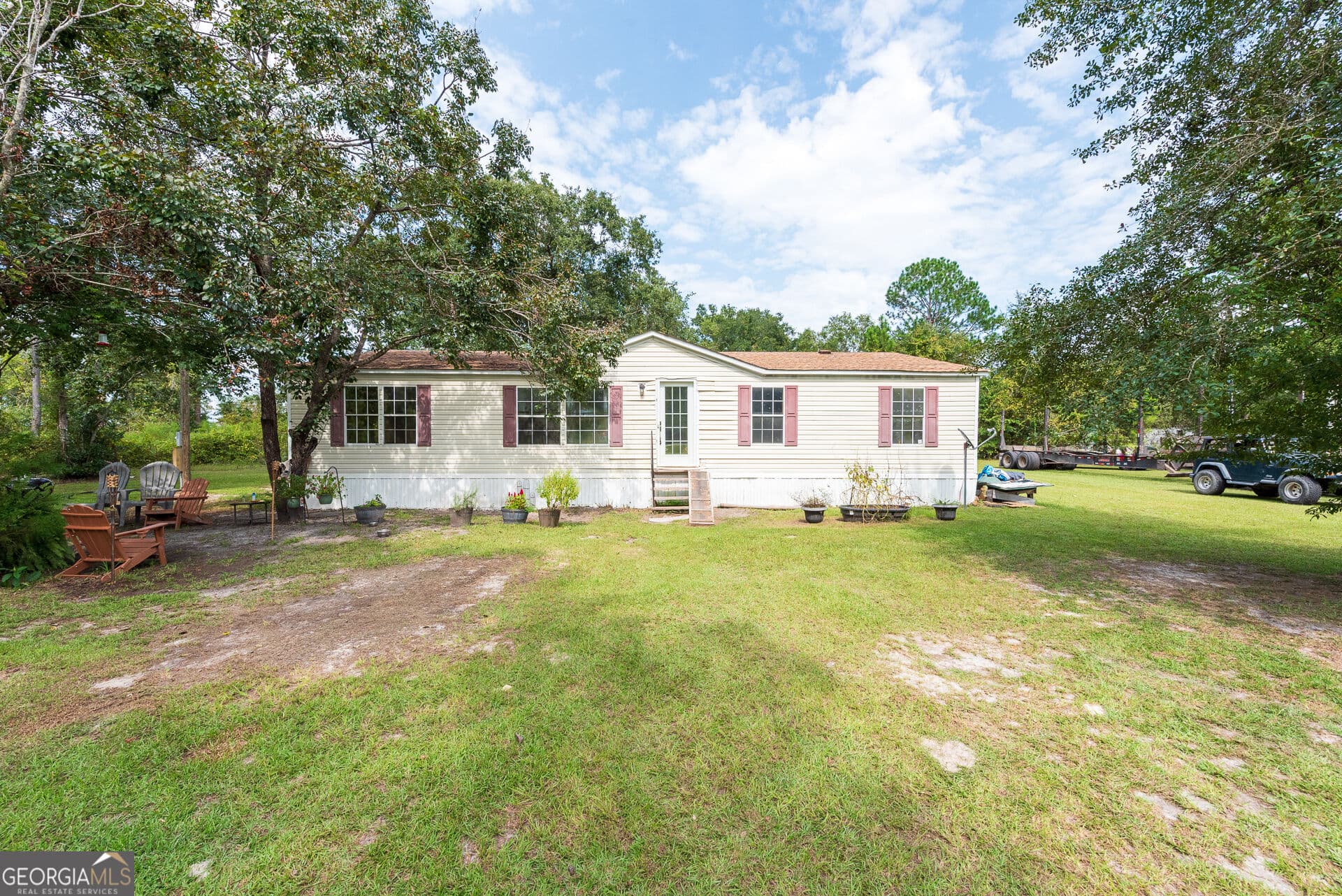 4 bedroom, 2 bathroom, 1,560 sq ft manufactured home,single family residence for sale at 569 Shady Oaks Circle, Hoboken, GA 31542