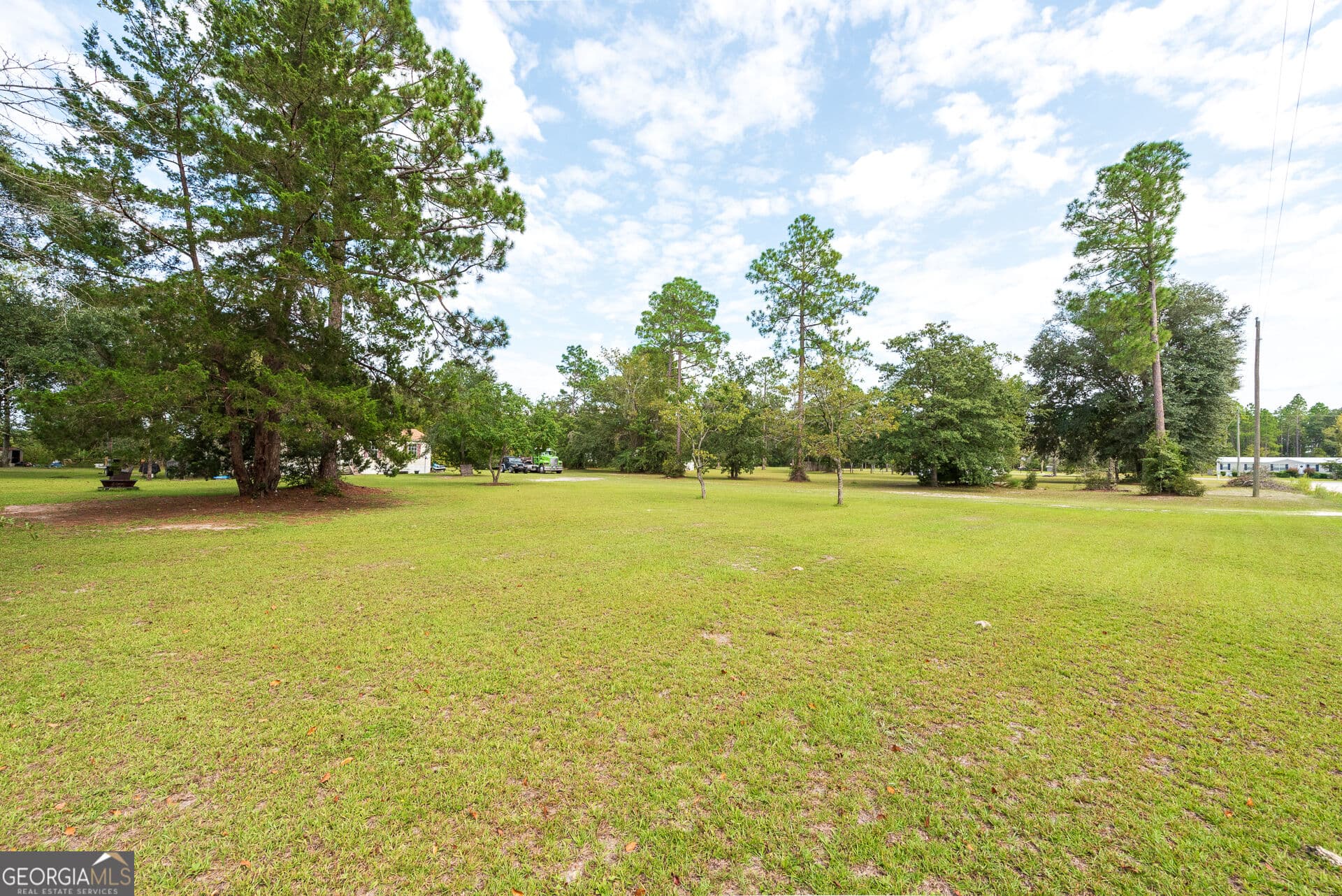 4 bedroom, 2 bathroom, 1,560 sq ft manufactured home,single family residence for sale at 569 Shady Oaks Circle, Hoboken, GA 31542 — photo 10