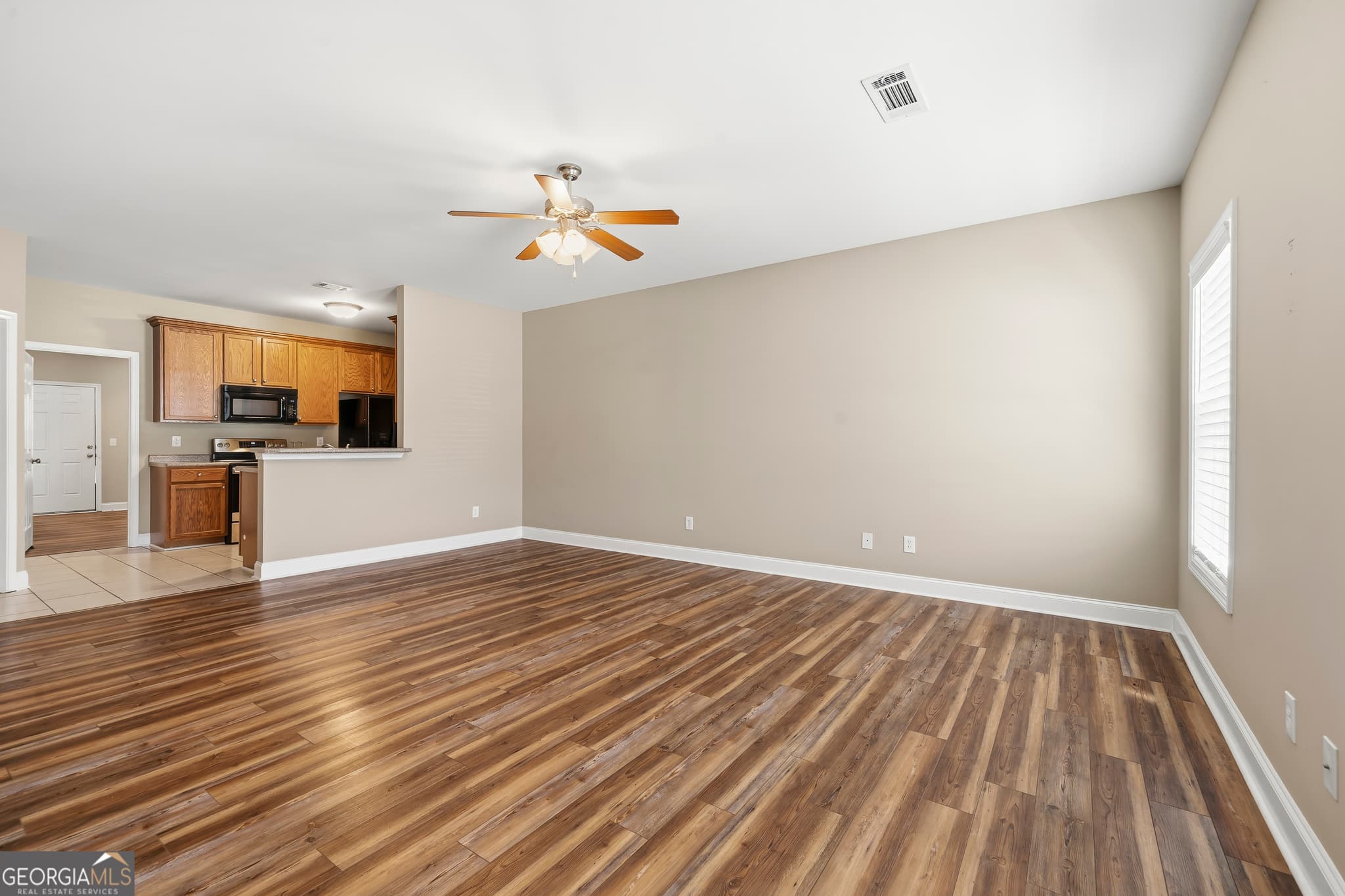 3 bedroom, 2.5 bathroom, 1,560 sq ft townhouse for sale at 106 Lena Lane 28, Eatonton, GA 31024 — photo 6