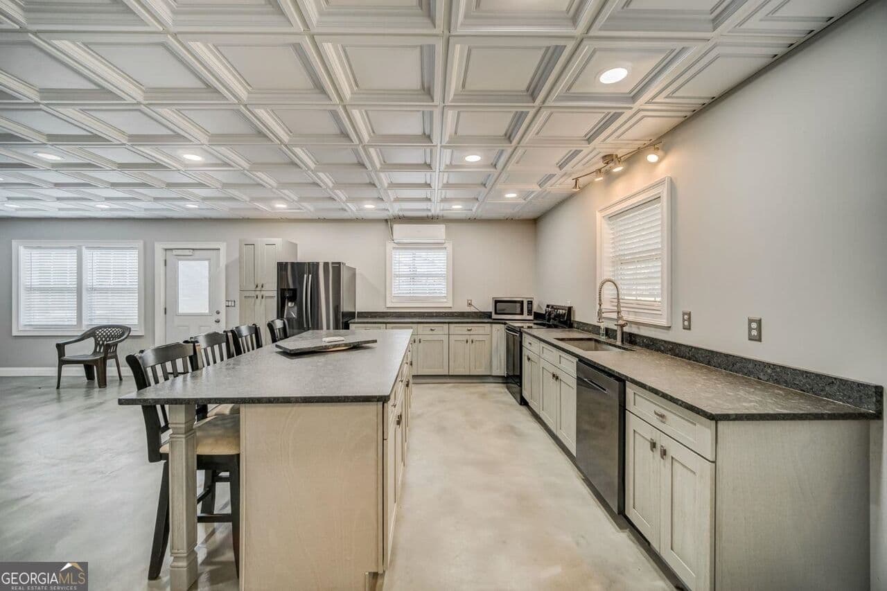 3 bedroom, 4.5 bathroom, 3,136 sq ft single family residence for sale at 407 Pleasant Grove Road, Mcdonough, GA 30252 — photo 5