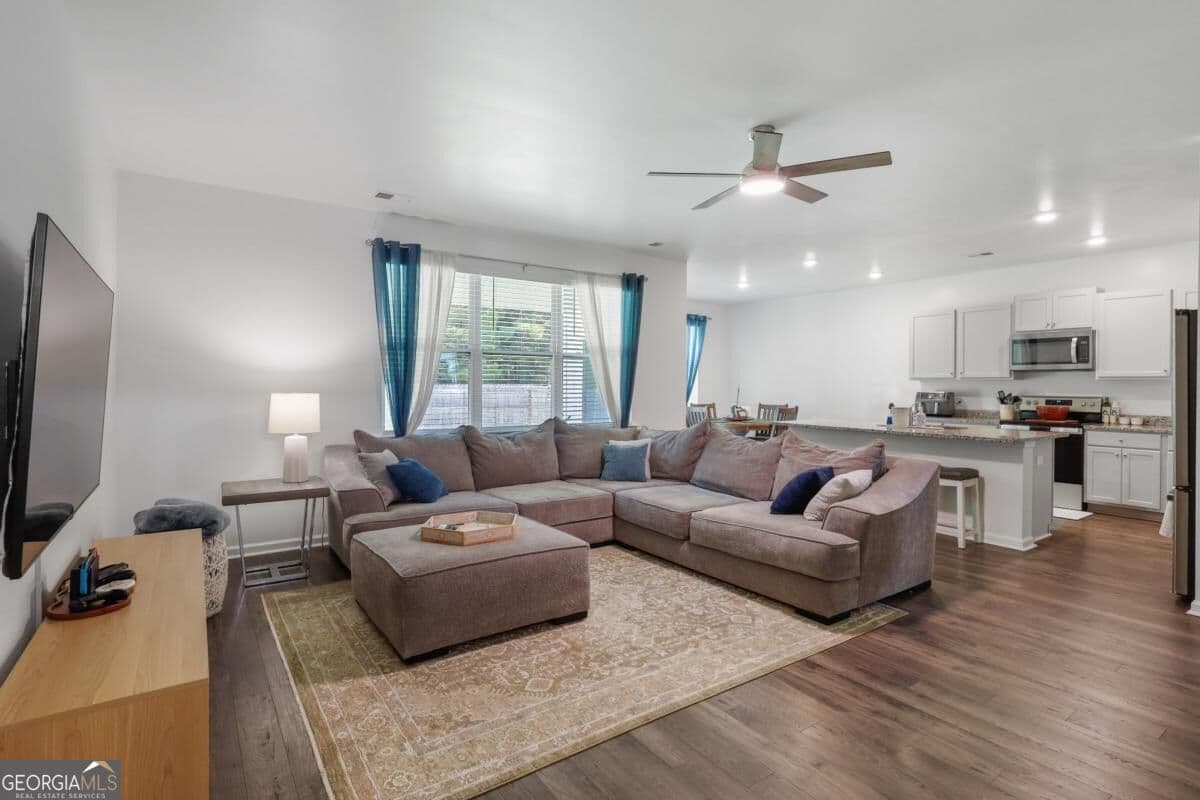 3 bedroom, 2 bathroom, 1,793 sq ft single family residence for sale at 210 Sage Field Drive, Rincon, GA 31326 — photo 6