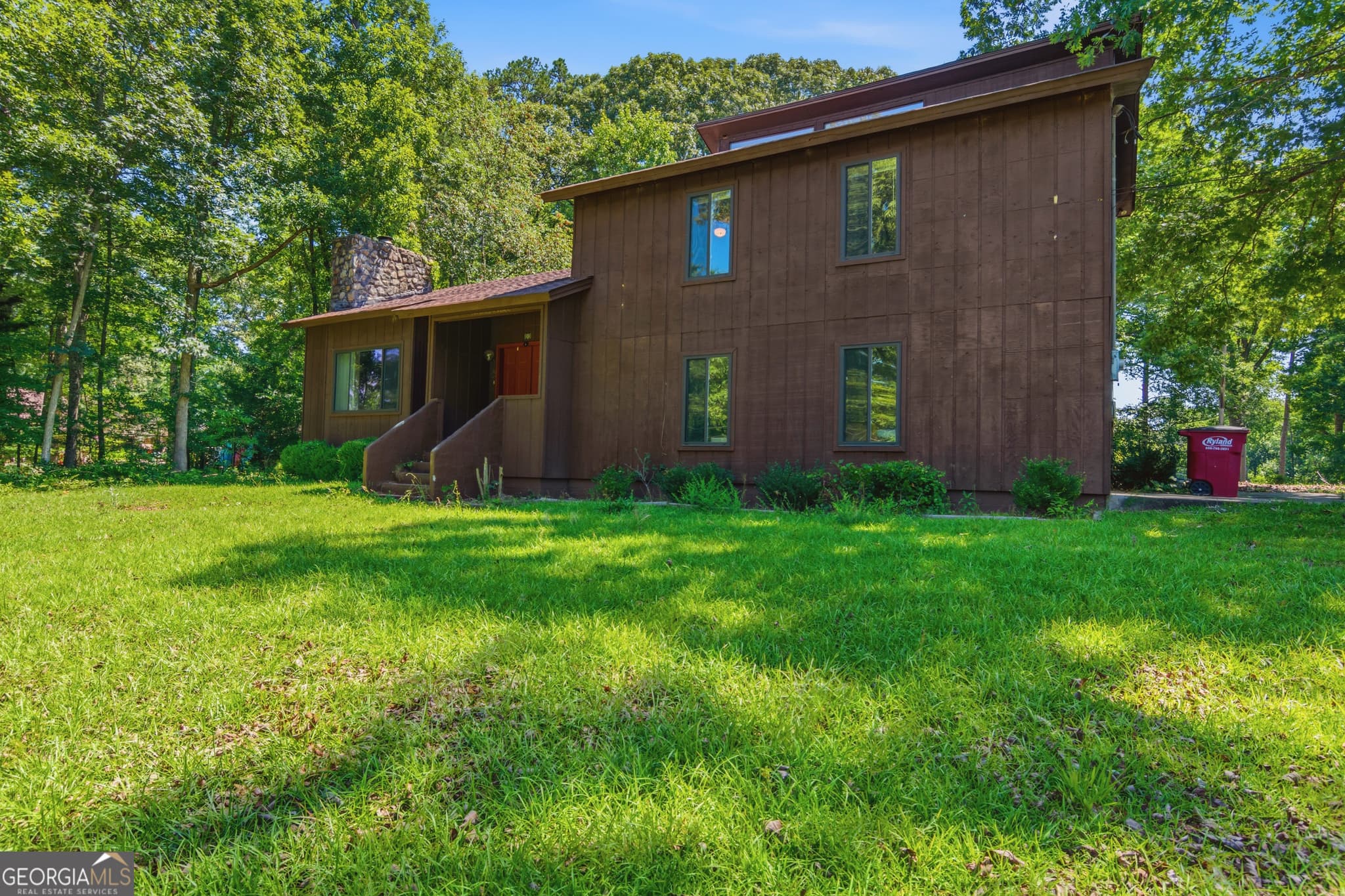 3 bedroom, 3 bathroom, 2,583 sq ft single family residence sold at 906 Evergreen Drive, Sandersville, GA 31082