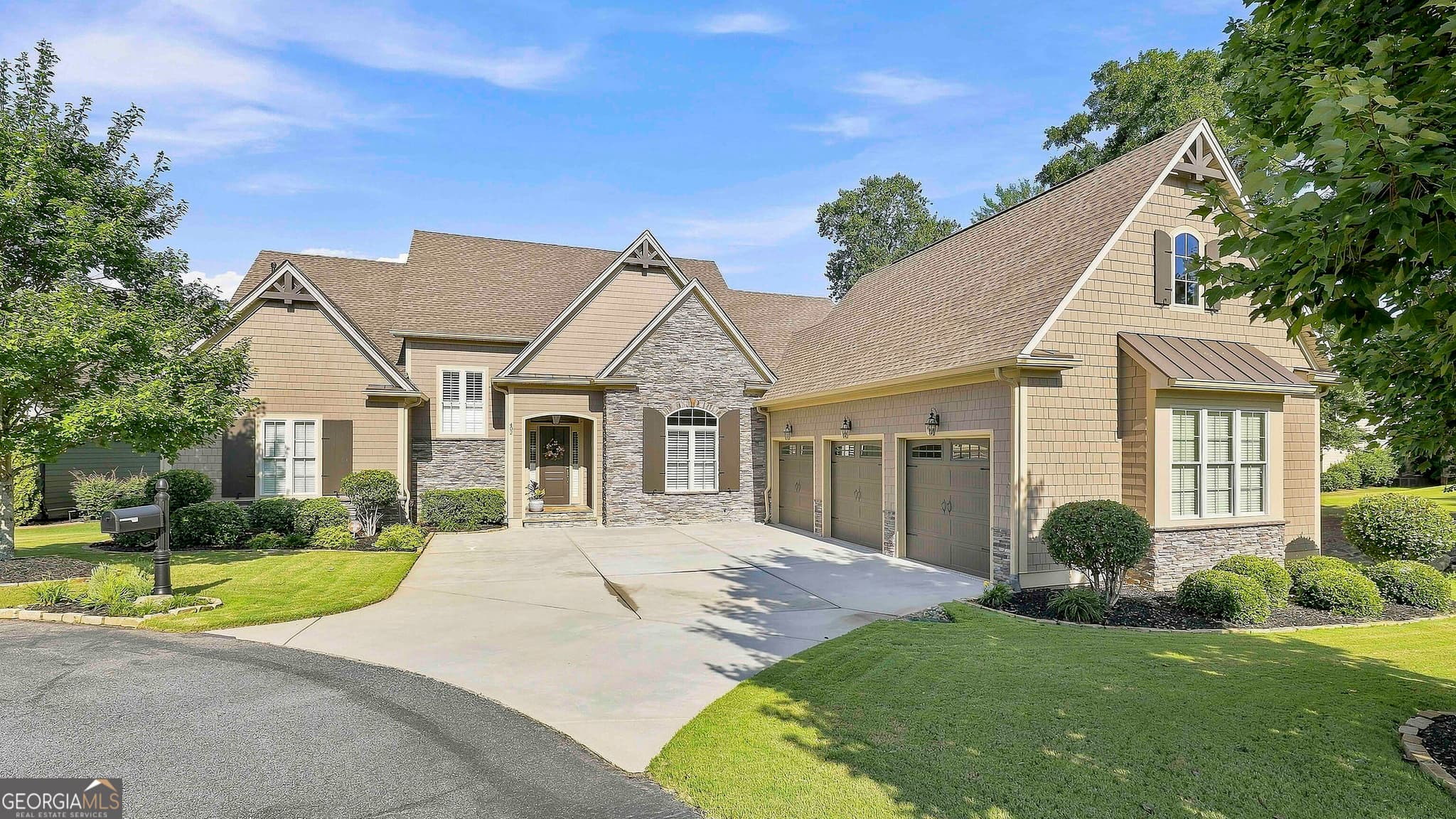 4 bedroom, 4 bathroom, 3,757 sq ft single family residence for sale at 402 Vanderbilt Parkway, Newnan, GA 30265 — photo 1 of 103