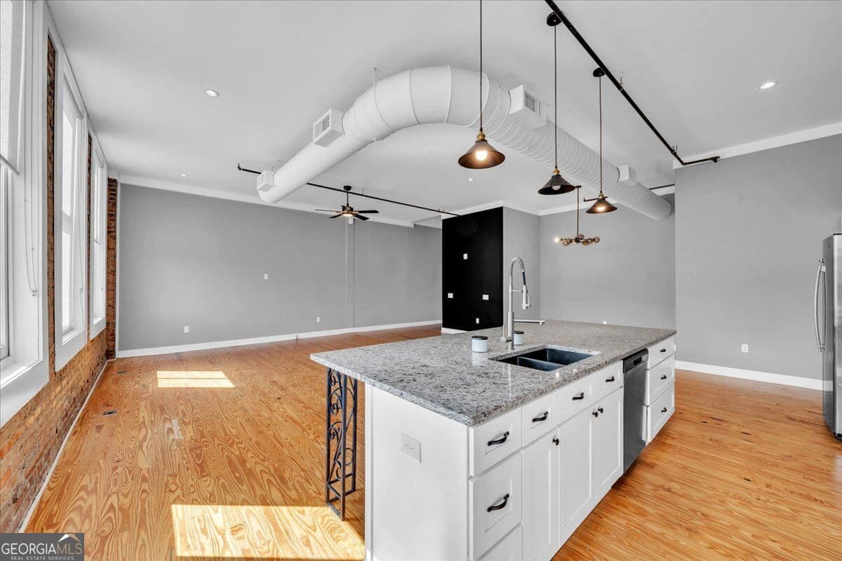 5 bedroom, 6 bathroom, 9,650 sq ft loft,single family residence for sale at 565 Poplar Street, Macon, GA 31210 — photo 7