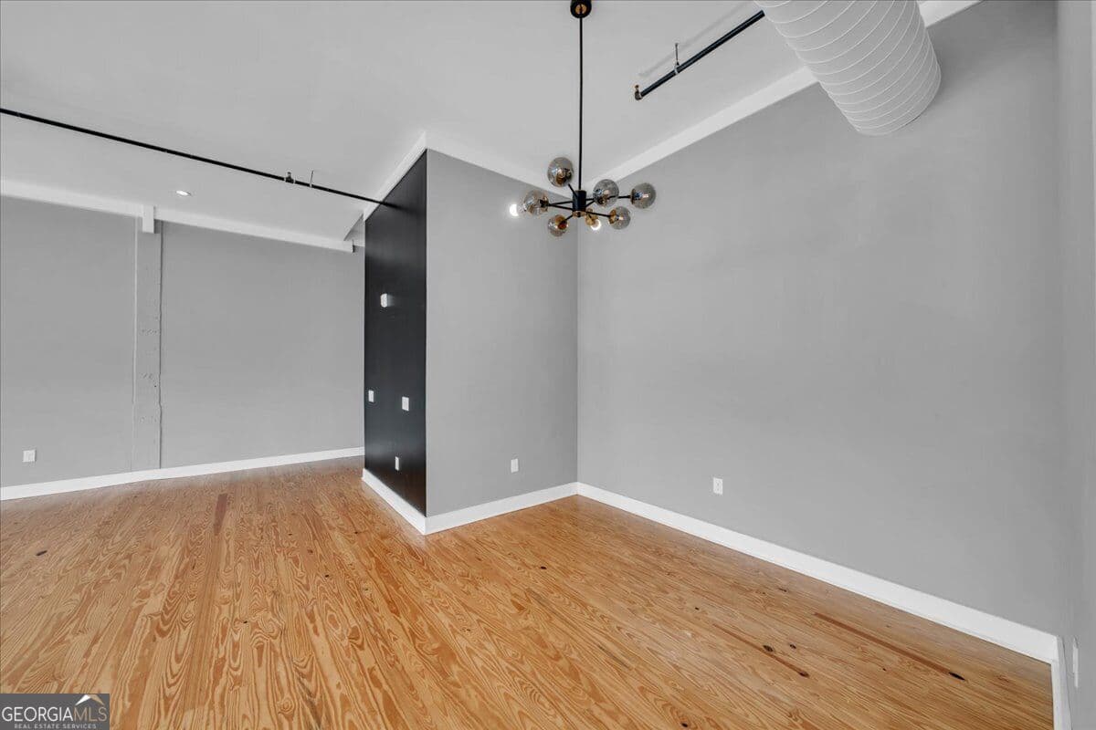 5 bedroom, 6 bathroom, 9,650 sq ft loft,single family residence for sale at 565 Poplar Street, Macon, GA 31210 — photo 9