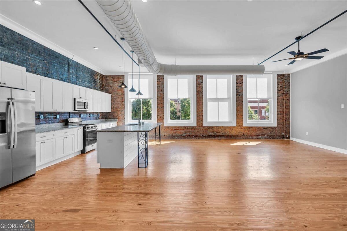 5 bedroom, 6 bathroom, 9,650 sq ft loft,single family residence for sale at 565 Poplar Street, Macon, GA 31210 — photo 10