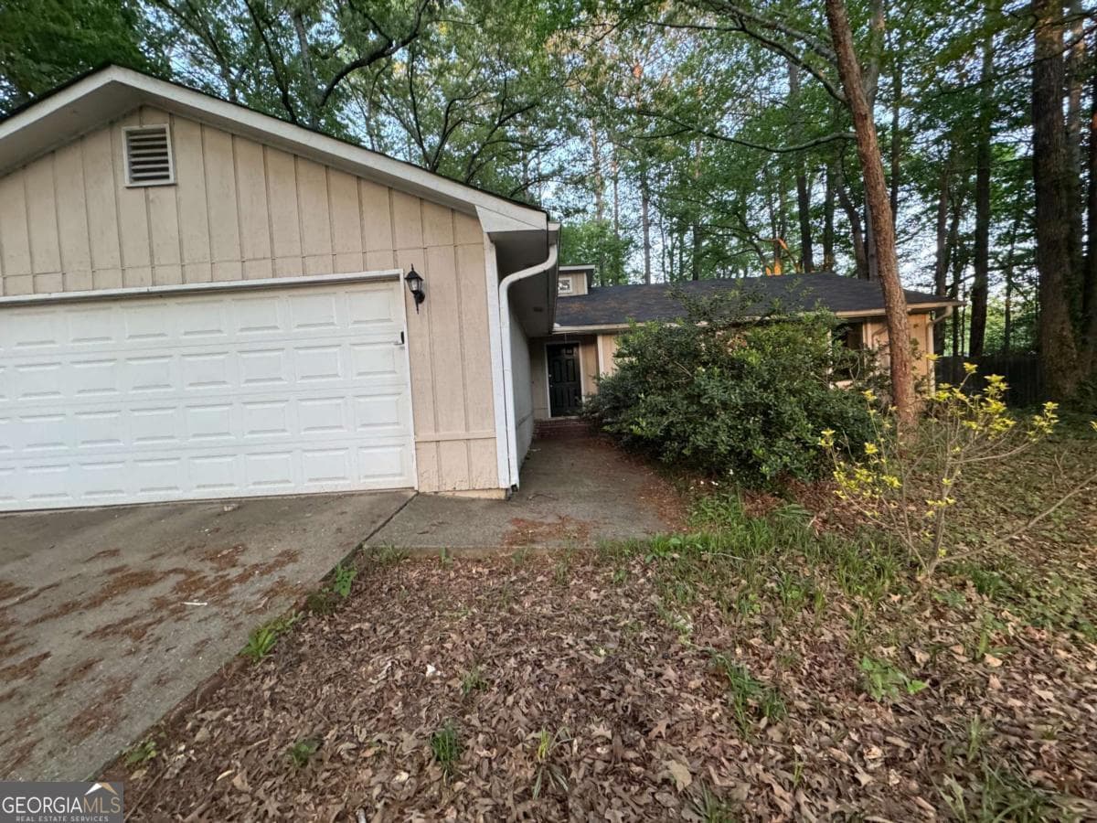 3 bedroom, 2 bathroom, 1,632 sq ft single family residence sold at 655 Raven Court, Jonesboro, GA 30238