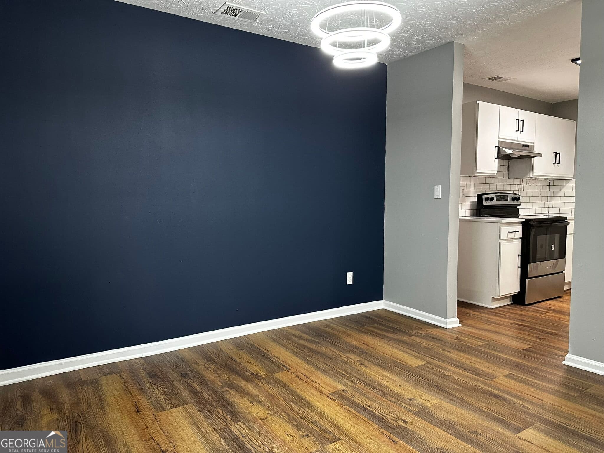 3 bedroom, 2 bathroom, 1,292 sq ft condominium for rent at 9302 Fairington Ridge Circle, Lithonia, GA 30038 for $1,425 a month — photo 2