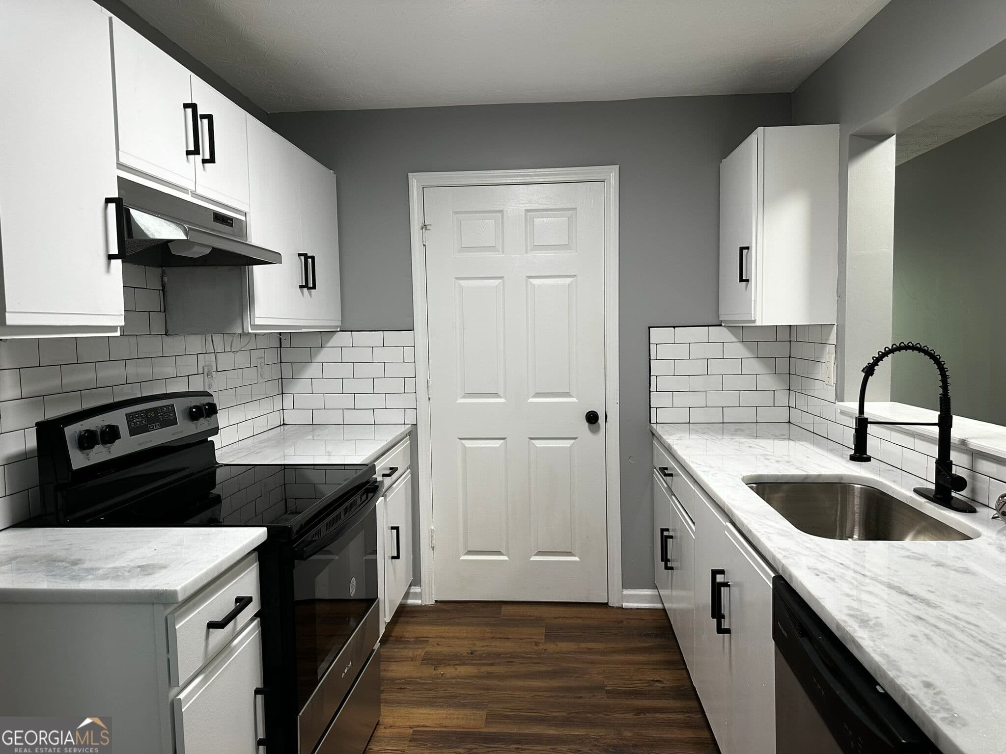 3 bedroom, 2 bathroom, 1,292 sq ft condominium for rent at 9302 Fairington Ridge Circle, Lithonia, GA 30038 for $1,425 a month — photo 3