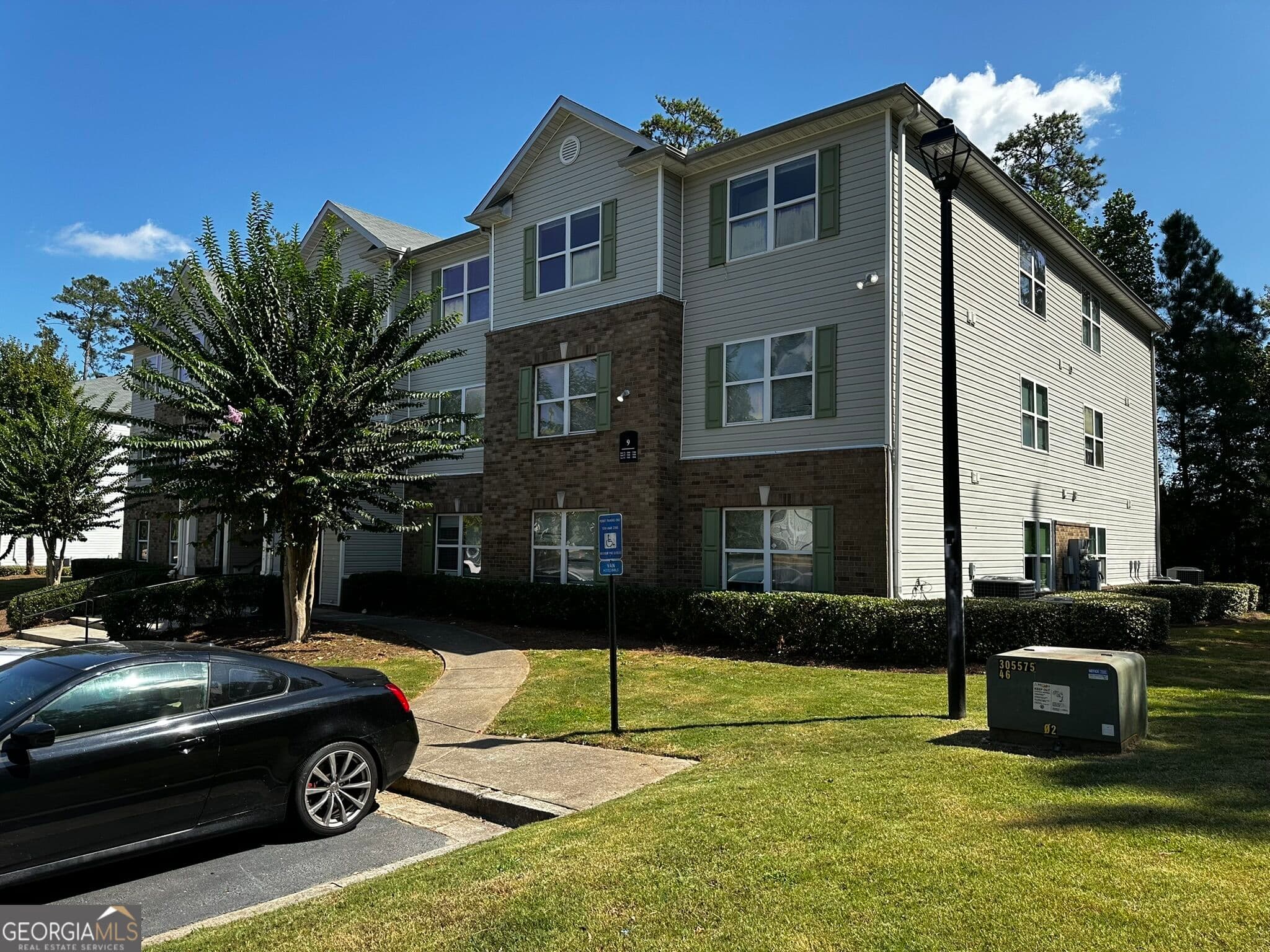 3 bedroom, 2 bathroom, 1,292 sq ft condominium for rent at 9302 Fairington Ridge Circle, Lithonia, GA 30038 for $1,425 a month — photo 1 of 15