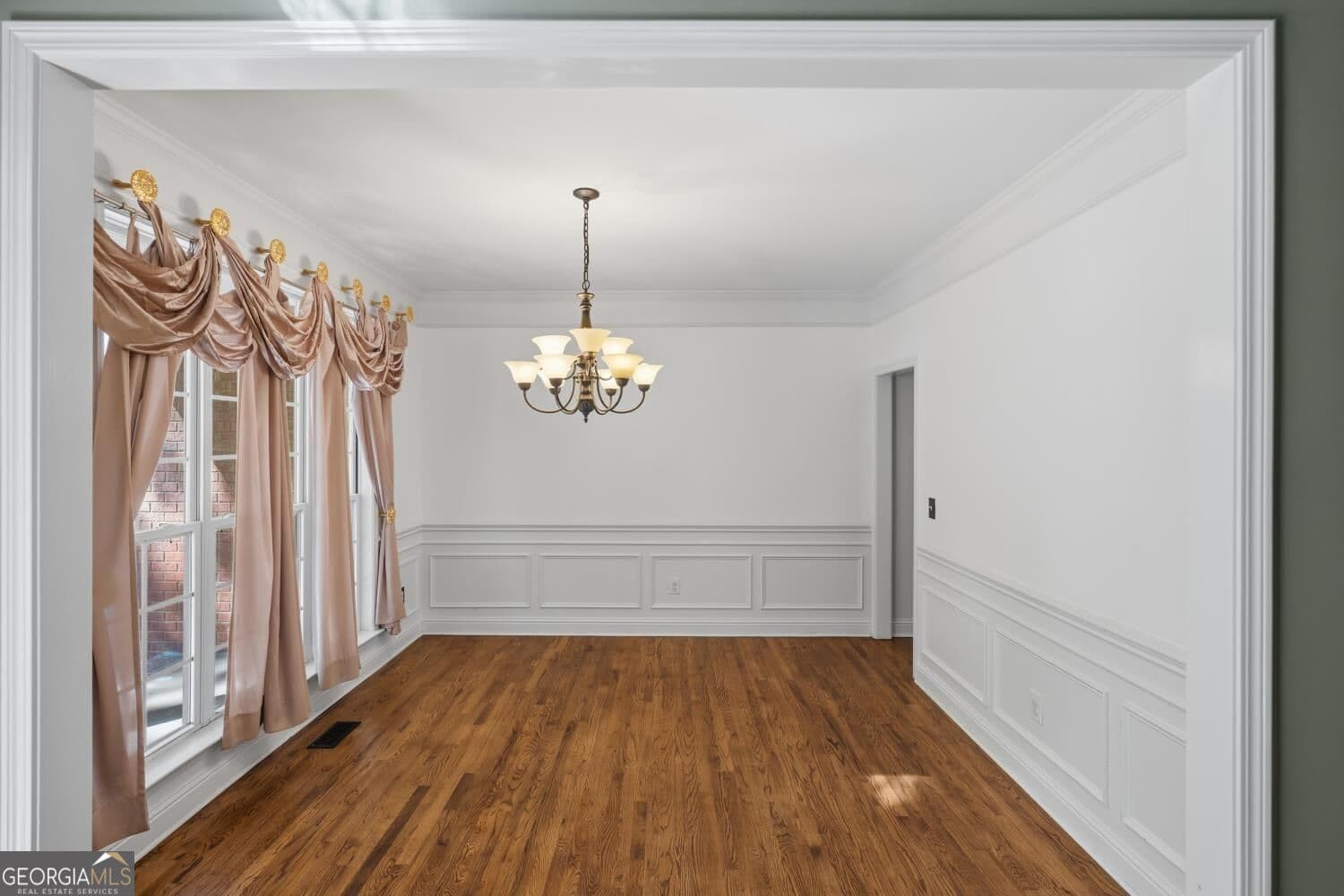 4 bedroom, 2.5 bathroom, 3,128 sq ft single family residence for sale at 217 Providence Boulevard, Macon, GA 31210 — photo 6