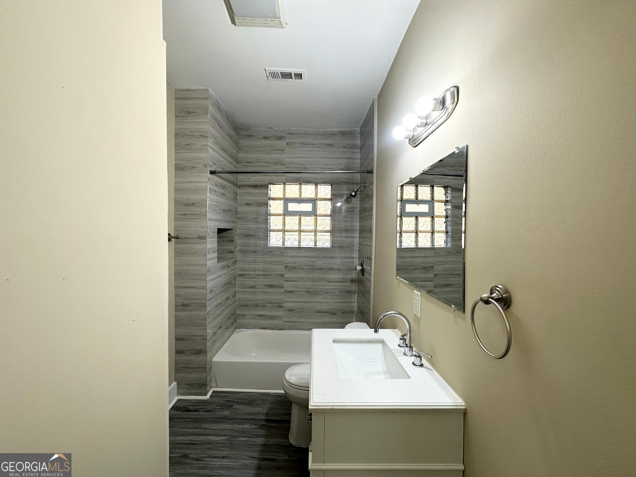 3 bedroom, 1 bathroom, 980 sq ft single family residence for sale at 555 Holly Street, Atlanta, GA 30318 — photo 9