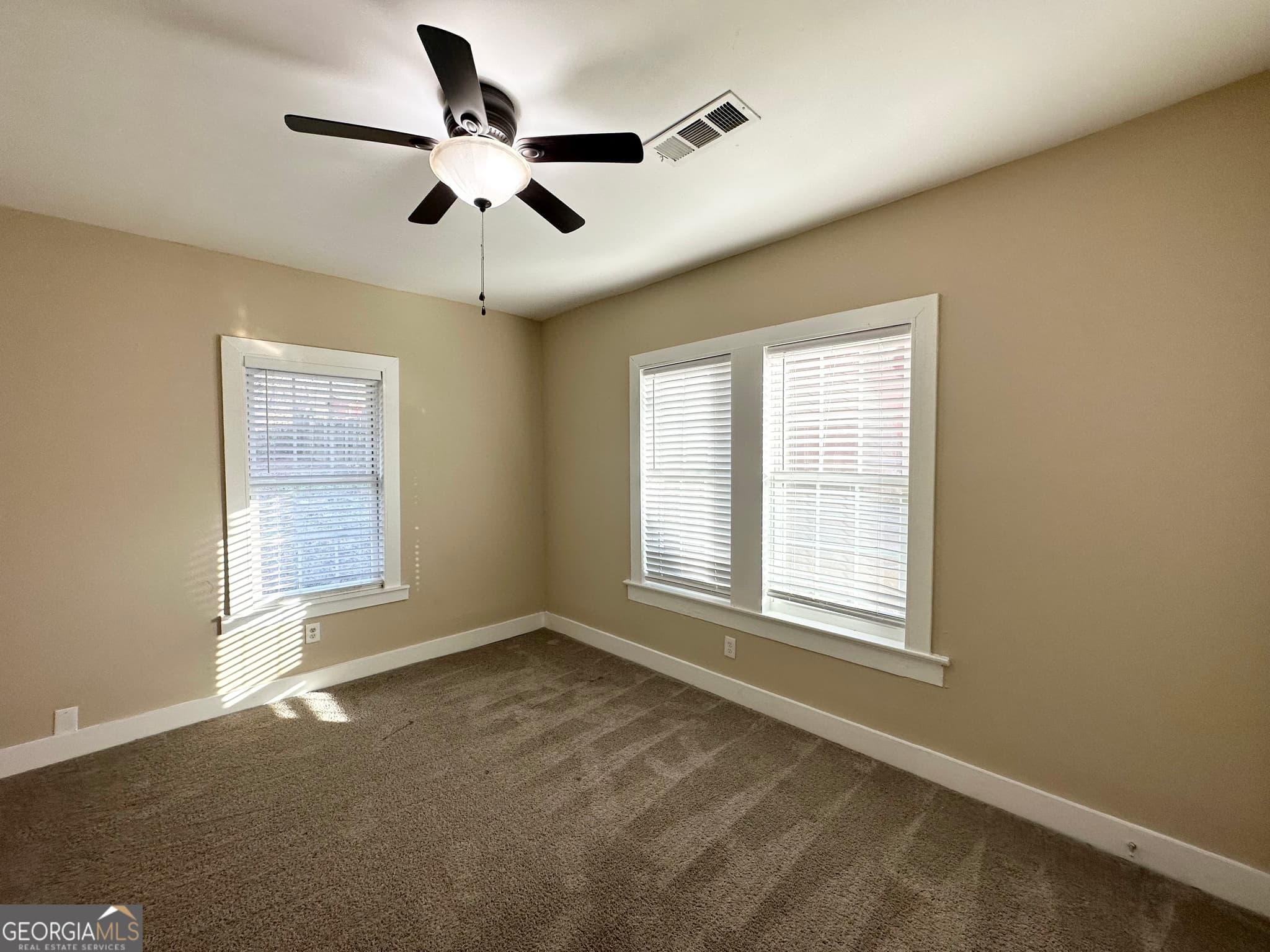 3 bedroom, 1 bathroom, 980 sq ft single family residence for sale at 555 Holly Street, Atlanta, GA 30318 — photo 8