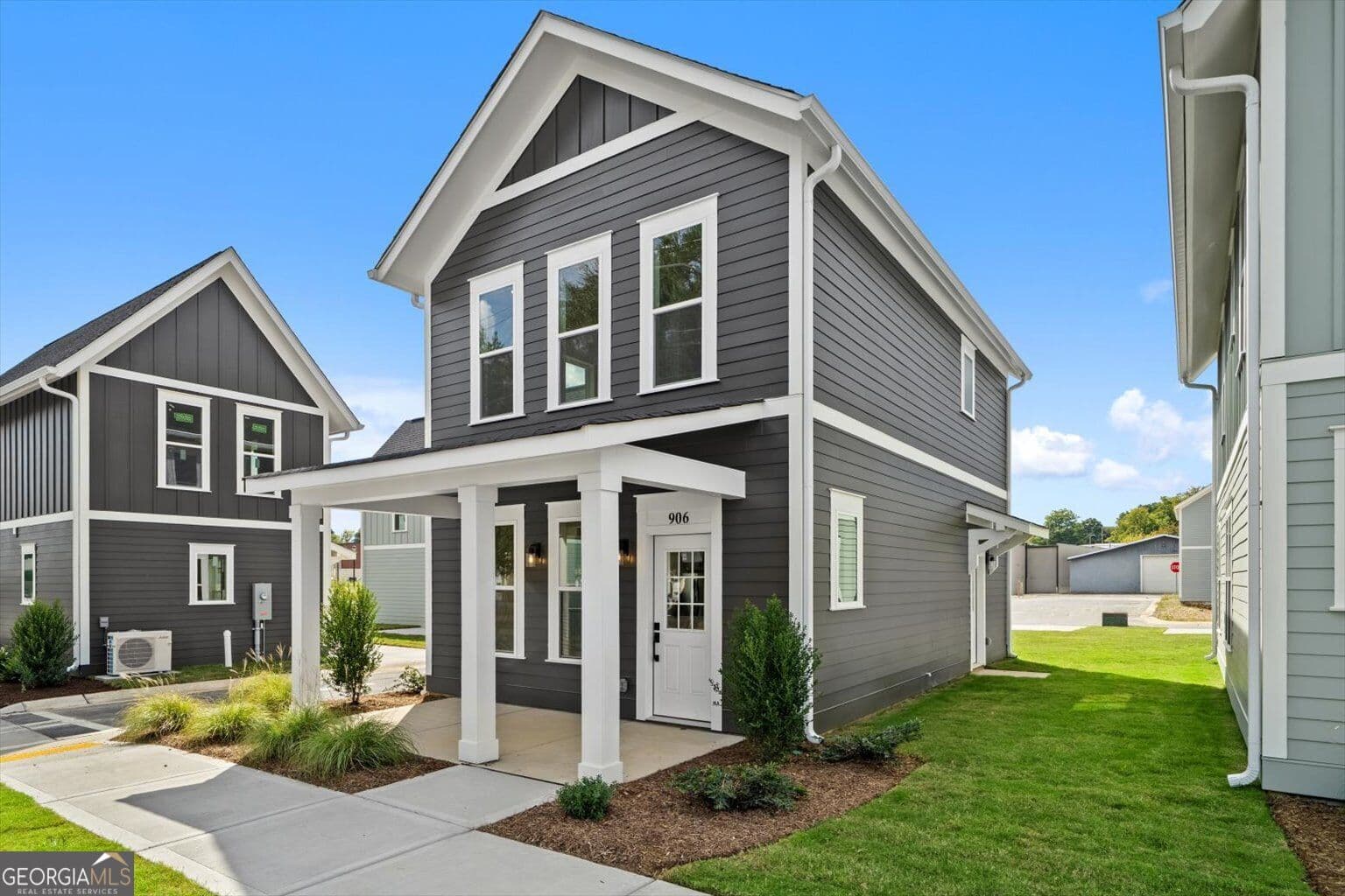 3 bedroom, 3 bathroom, 1,320 sq ft single family residence for sale at 906 S Hamilton Street, Dalton, GA 30720 — photo 3