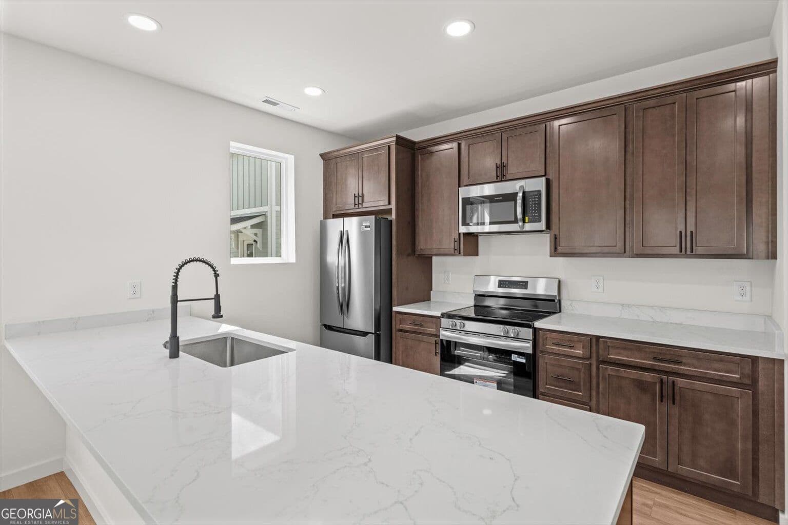 3 bedroom, 3 bathroom, 1,320 sq ft single family residence for sale at 906 S Hamilton Street, Dalton, GA 30720 — photo 9
