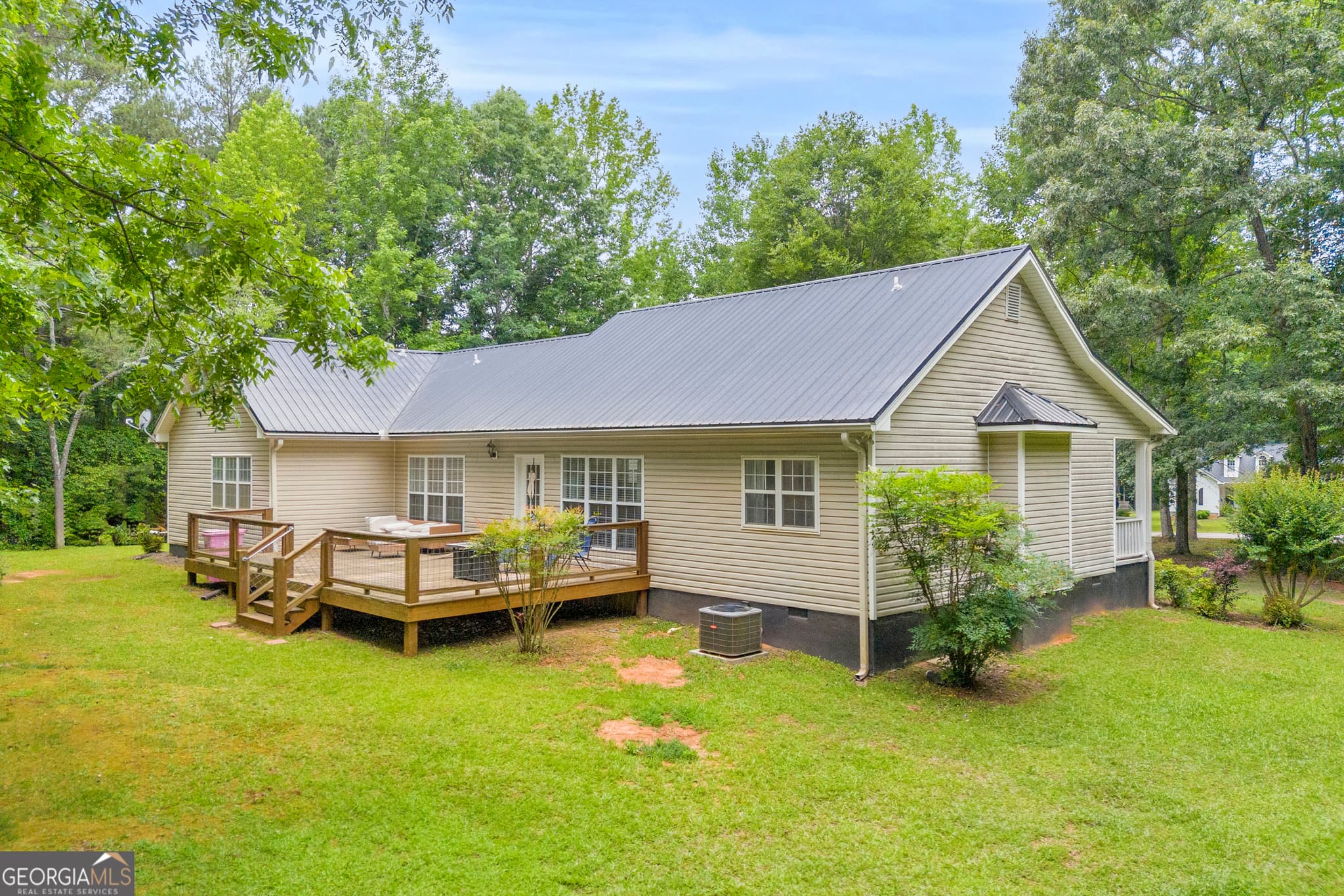 3 bedroom, 2 bathroom, 1,791 sq ft single family residence for sale at 163 Tuxedo Drive, Commerce, GA 30530 — photo 7