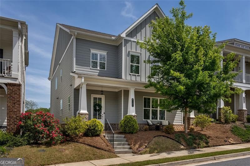 3 bedroom, 2.5 bathroom, 2,262 sq ft single family residence sold at 2467 Davis Drive, Smyrna, GA 30080