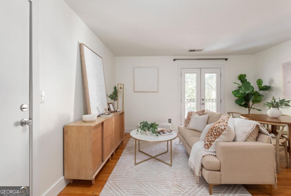 1 bedroom, 1 bathroom, 667 sq ft condominium for sale at 2023 Oakview Road 223, Atlanta, GA 30317 — photo 2