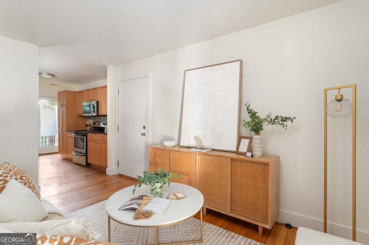 1 bedroom, 1 bathroom, 667 sq ft condominium for sale at 2023 Oakview Road 223, Atlanta, GA 30317 — photo 6