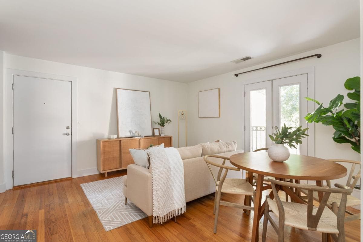 1 bedroom, 1 bathroom, 667 sq ft condominium for sale at 2023 Oakview Road 223, Atlanta, GA 30317 — photo 3