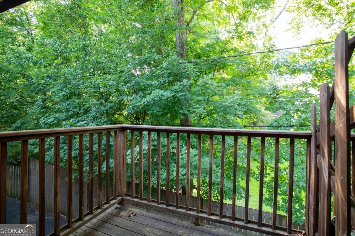 1 bedroom, 1 bathroom, 667 sq ft condominium for sale at 2023 Oakview Road 223, Atlanta, GA 30317 — photo 10
