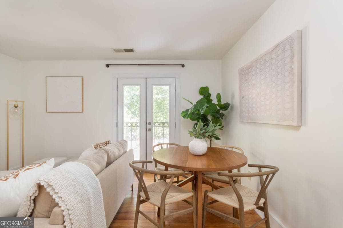1 bedroom, 1 bathroom, 667 sq ft condominium for sale at 2023 Oakview Road 223, Atlanta, GA 30317 — photo 4