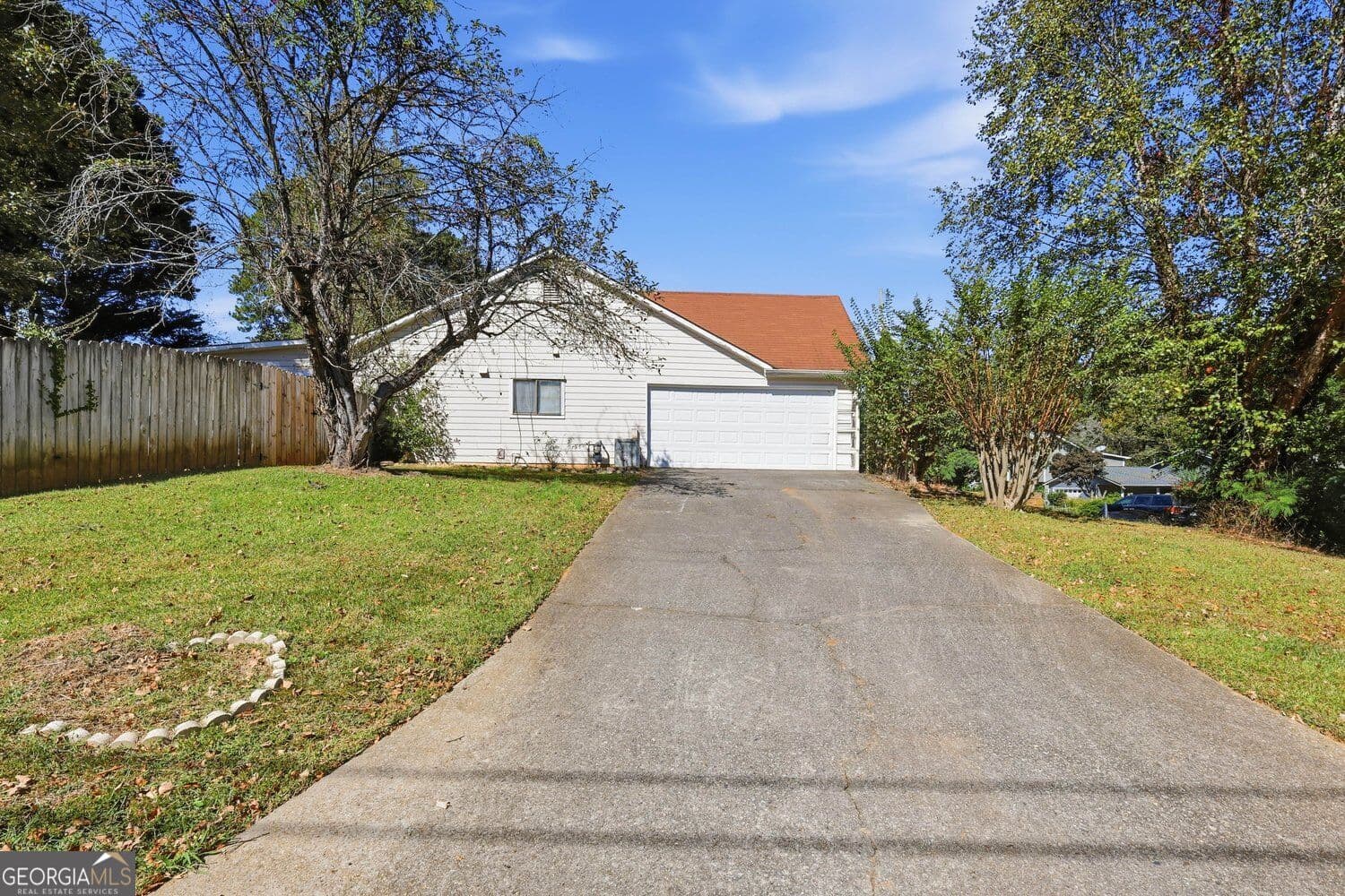 3 bedroom, 2 bathroom, 1,664 sq ft single family residence for sale at 1246 Peninsula Trace, Lawrenceville, GA 30044 — photo 2