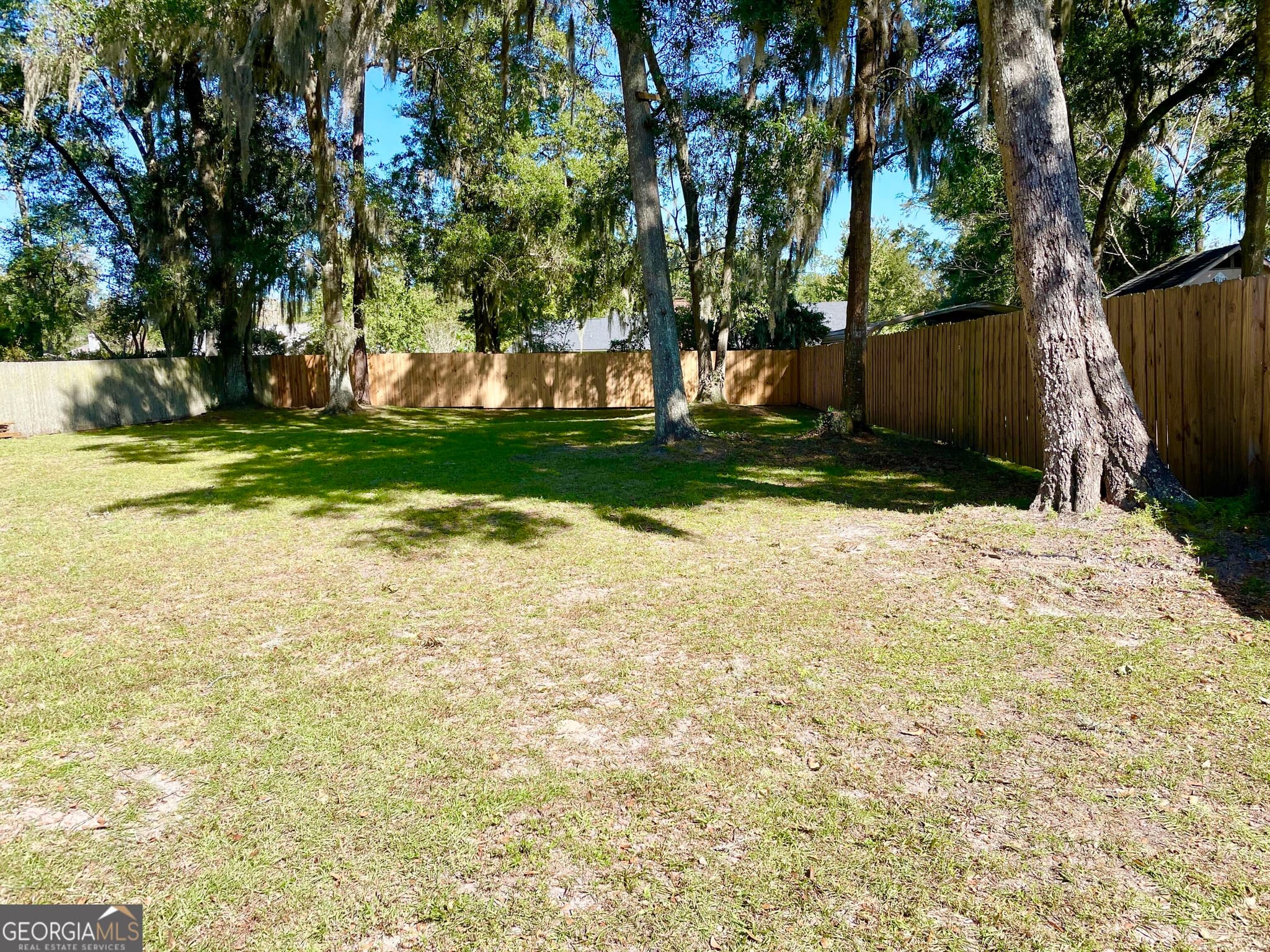 4 bedroom, 2 bathroom, 2,141 sq ft single family residence for sale at 111 Plantation Ct, St. Marys, GA 31558 — photo 2